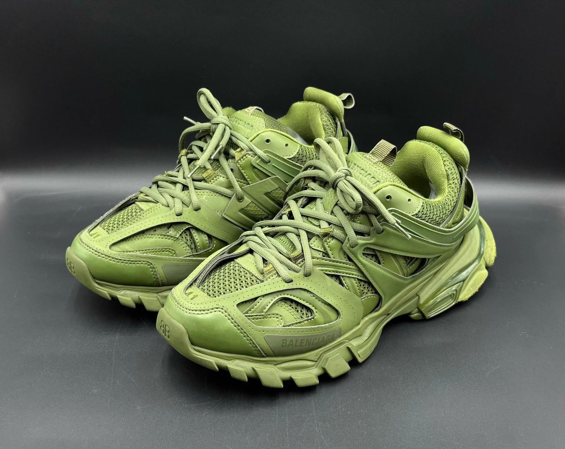 Balenciaga Men's Green Track 1.0 Round Toe Low-Top Dad Shoes