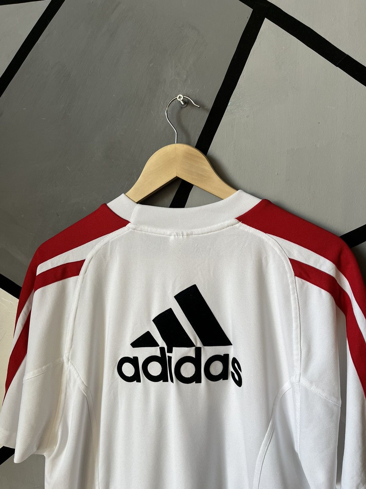Adidas Vintage Adidas Milan Training Soccer Jersey Y2K Hype Size L Size US L / EU 52-54 / 3 - 13 Thumbnail