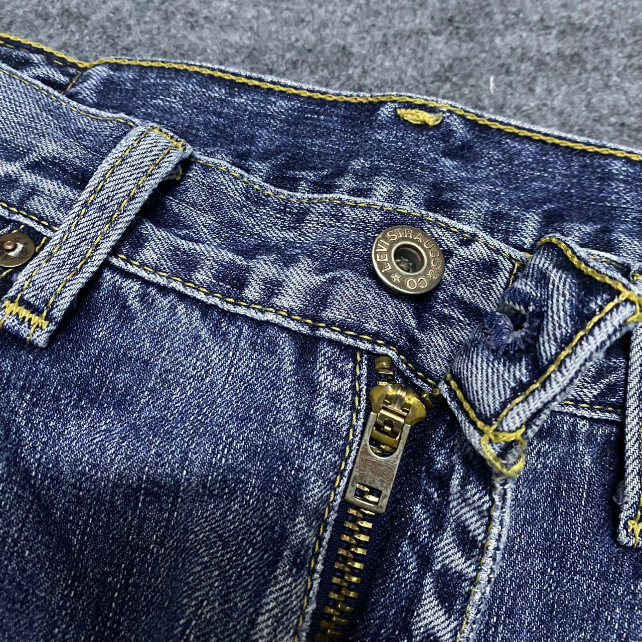 Levi's Vintage Levis Distressed Denim Kurt Cobain Style Size US 32 / EU 48 - 11 Thumbnail