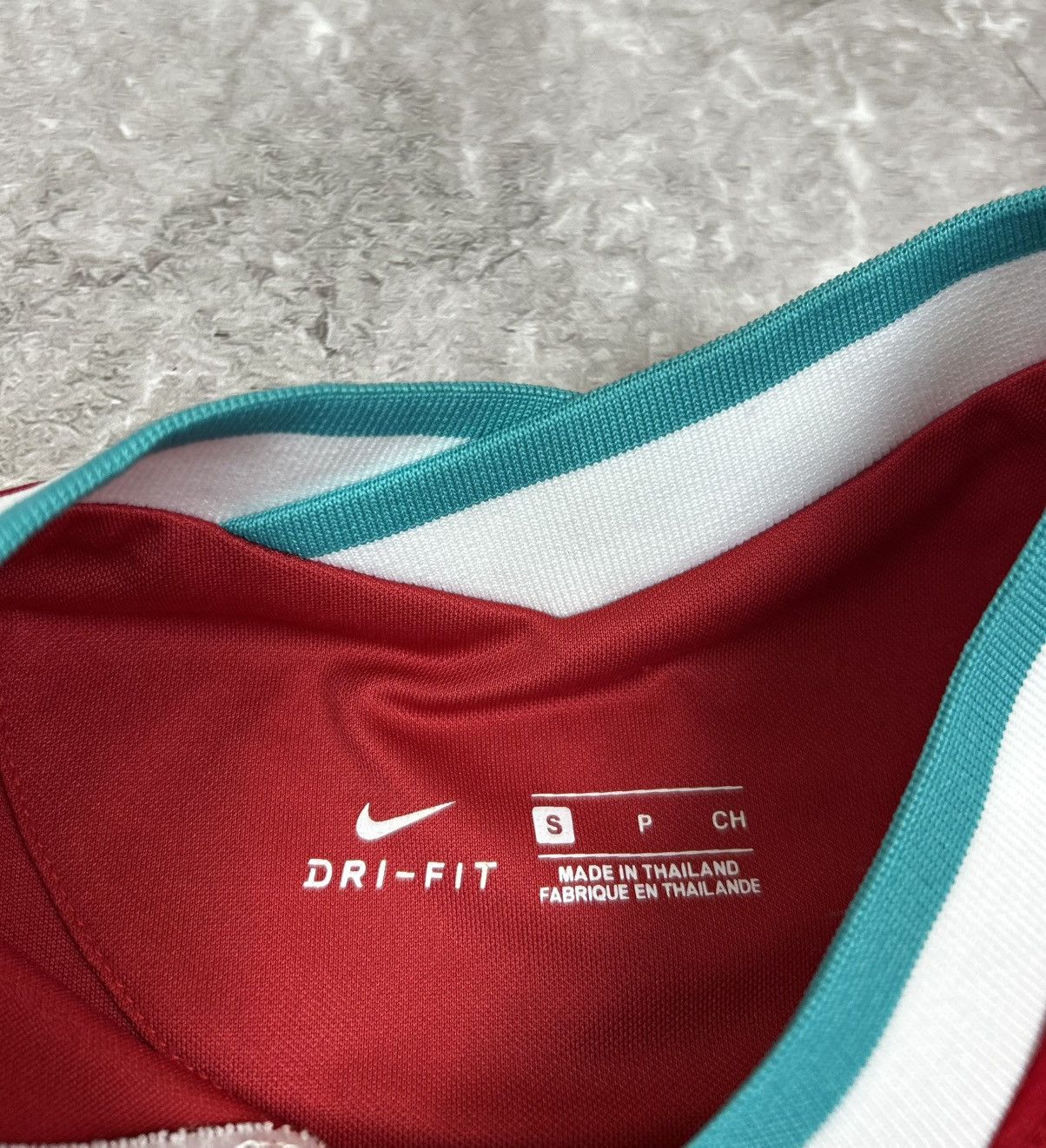 Vintage Nike Liverpool 2020-21 Home Jersey Size US S / EU 44-46 / 1 - 6 Thumbnail