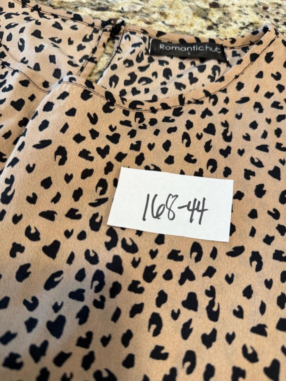 Other Romantic Hut leopard print short flutter sleeve top SZ LG Size L / US 10 / IT 46 - 10 Thumbnail
