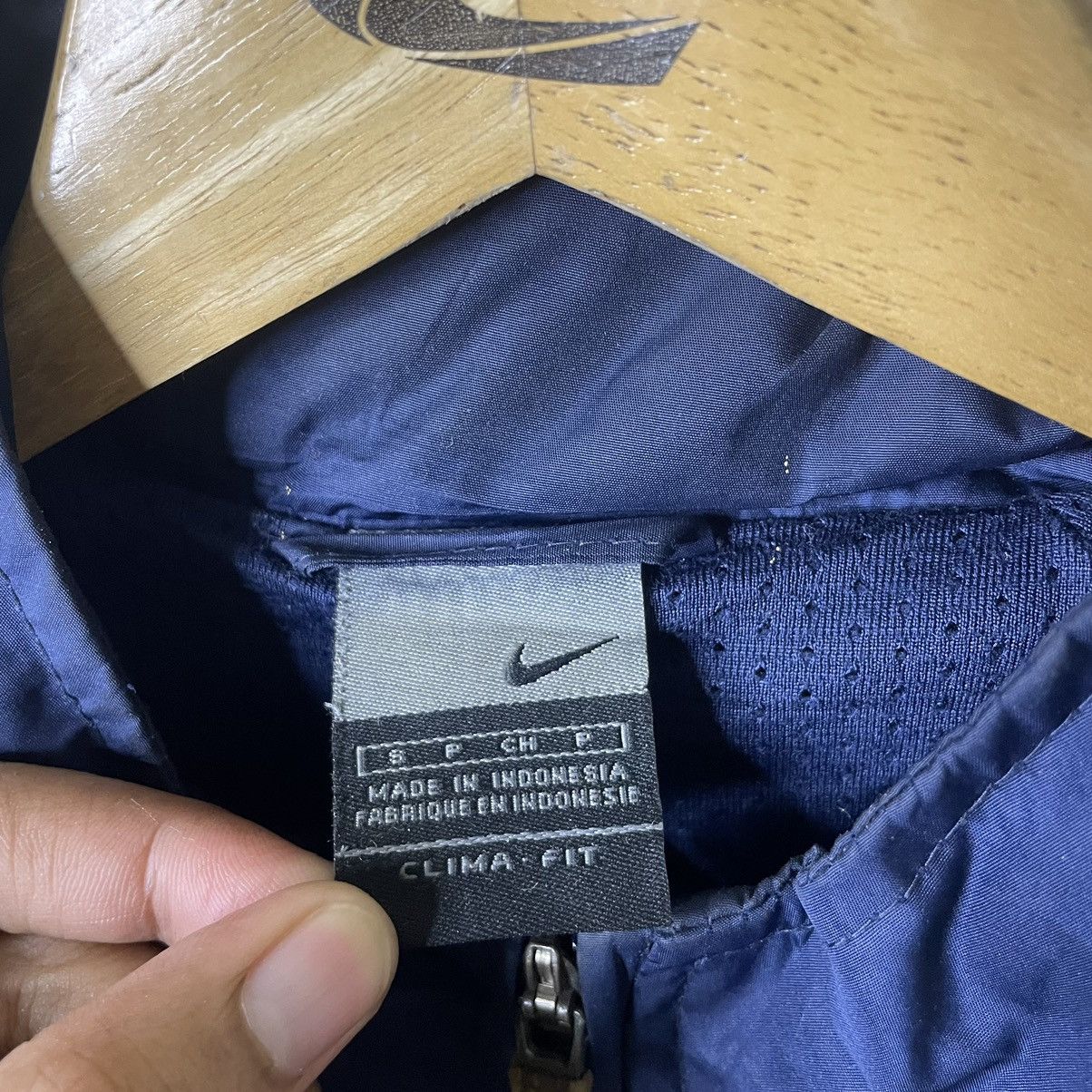 Nike × Vintage Vintage 2000s Nike x FC Barcelona Nylon Track Jacket Size US M / EU 48-50 / 2 - 6 Thumbnail