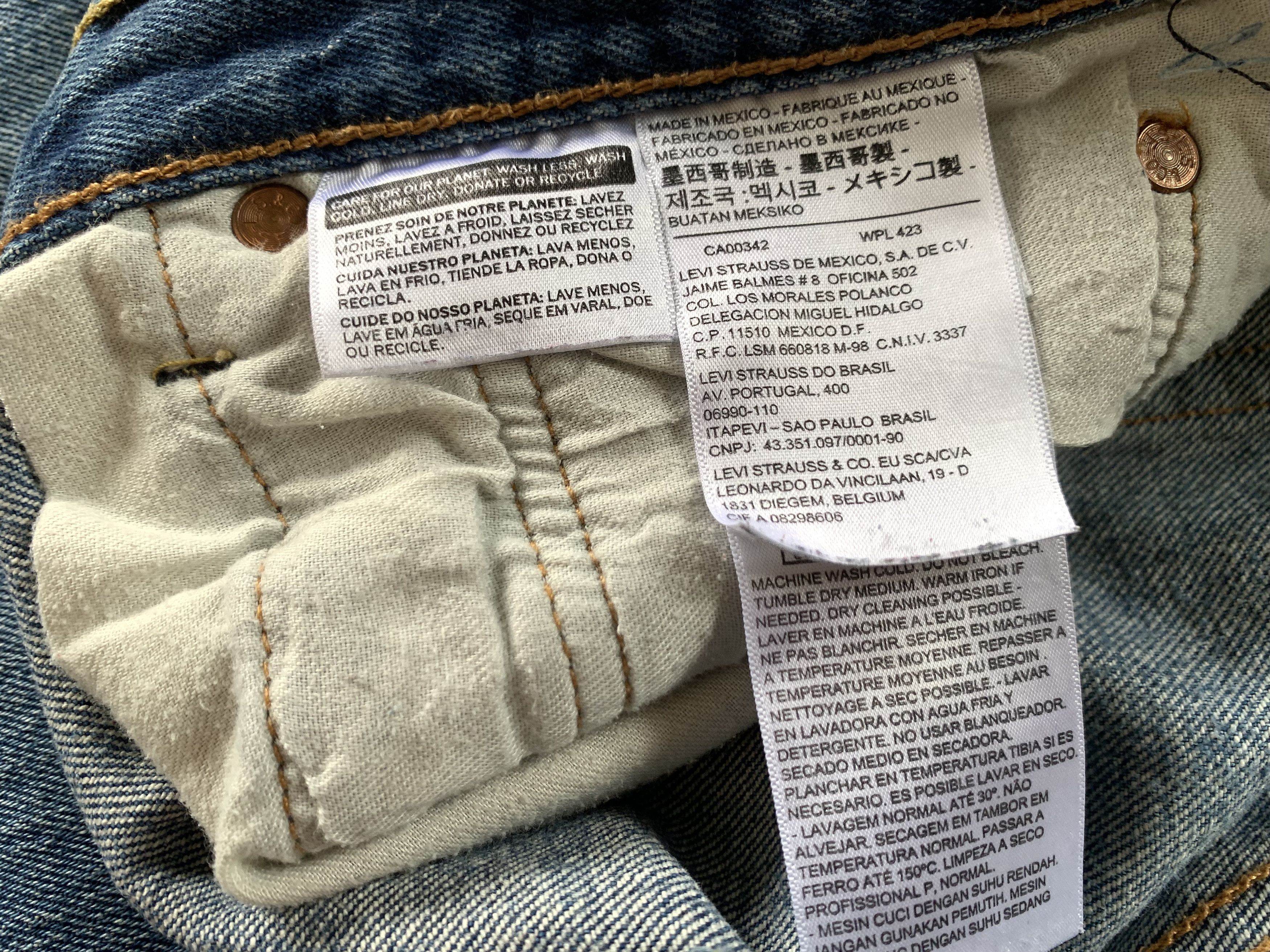 Denime Levis 501 Distressed Denim Shorts Size US 31 - 8 Thumbnail