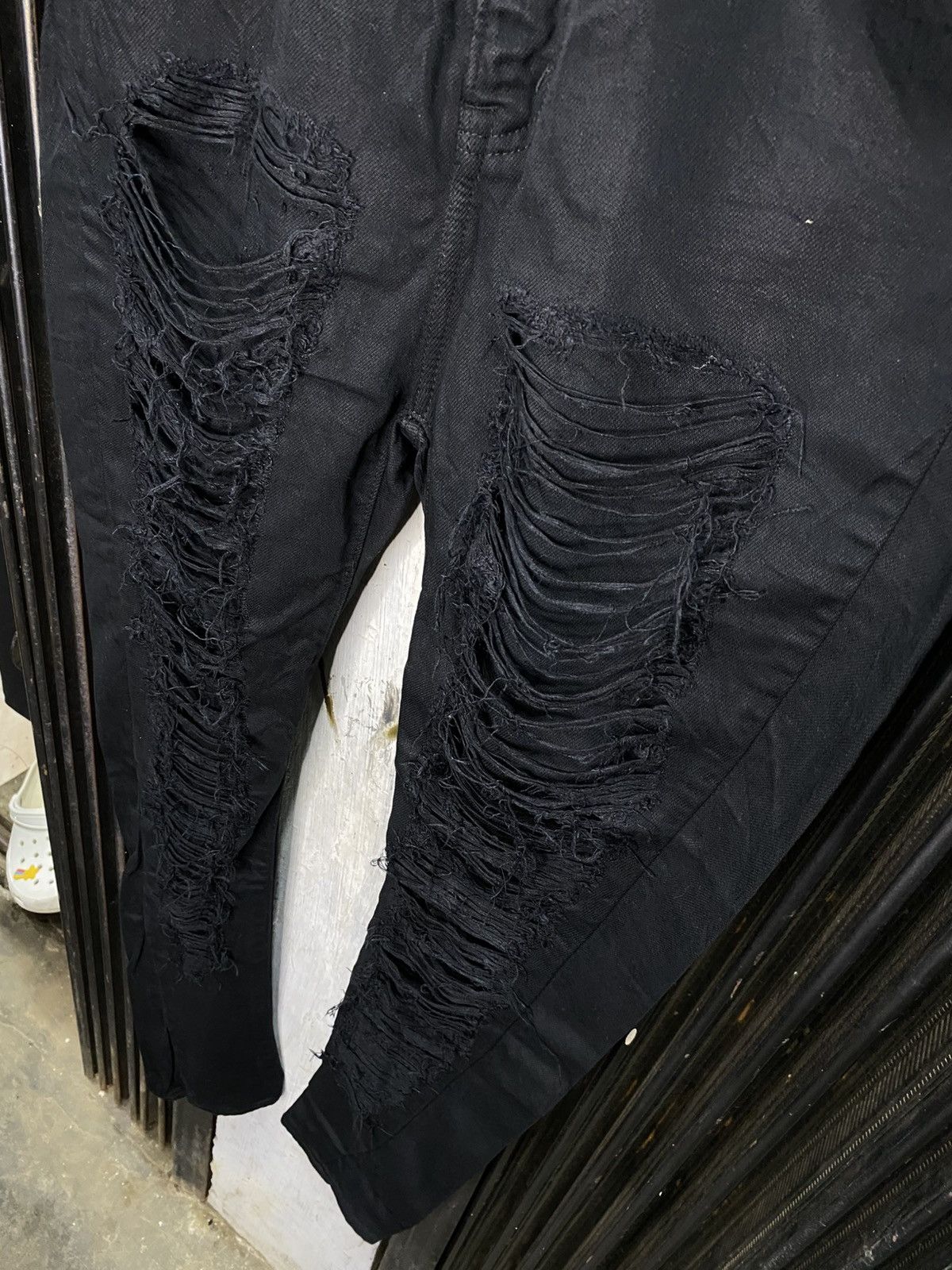 Japanese Brand Unsqueaky denim black ripped japan style Size US 28 / EU 44 - 2 Thumbnail