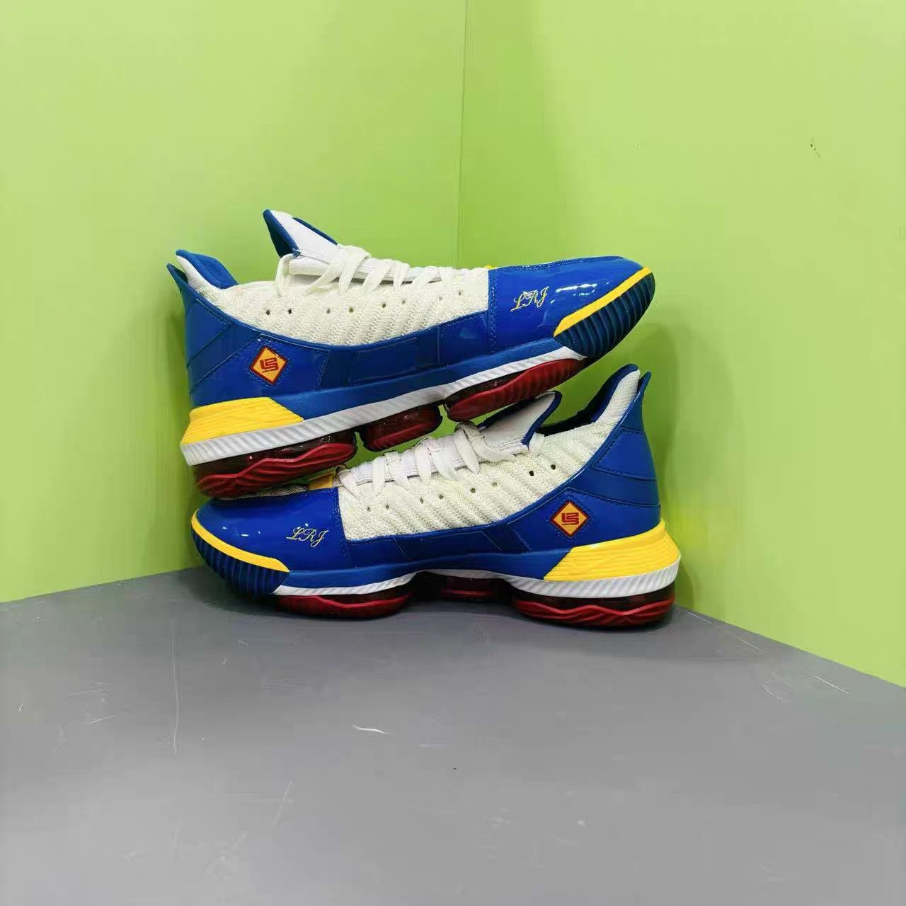 Nike Nike LeBron 16 "SuperBron" K15 Size US 10 / EU 43 - 6 Thumbnail