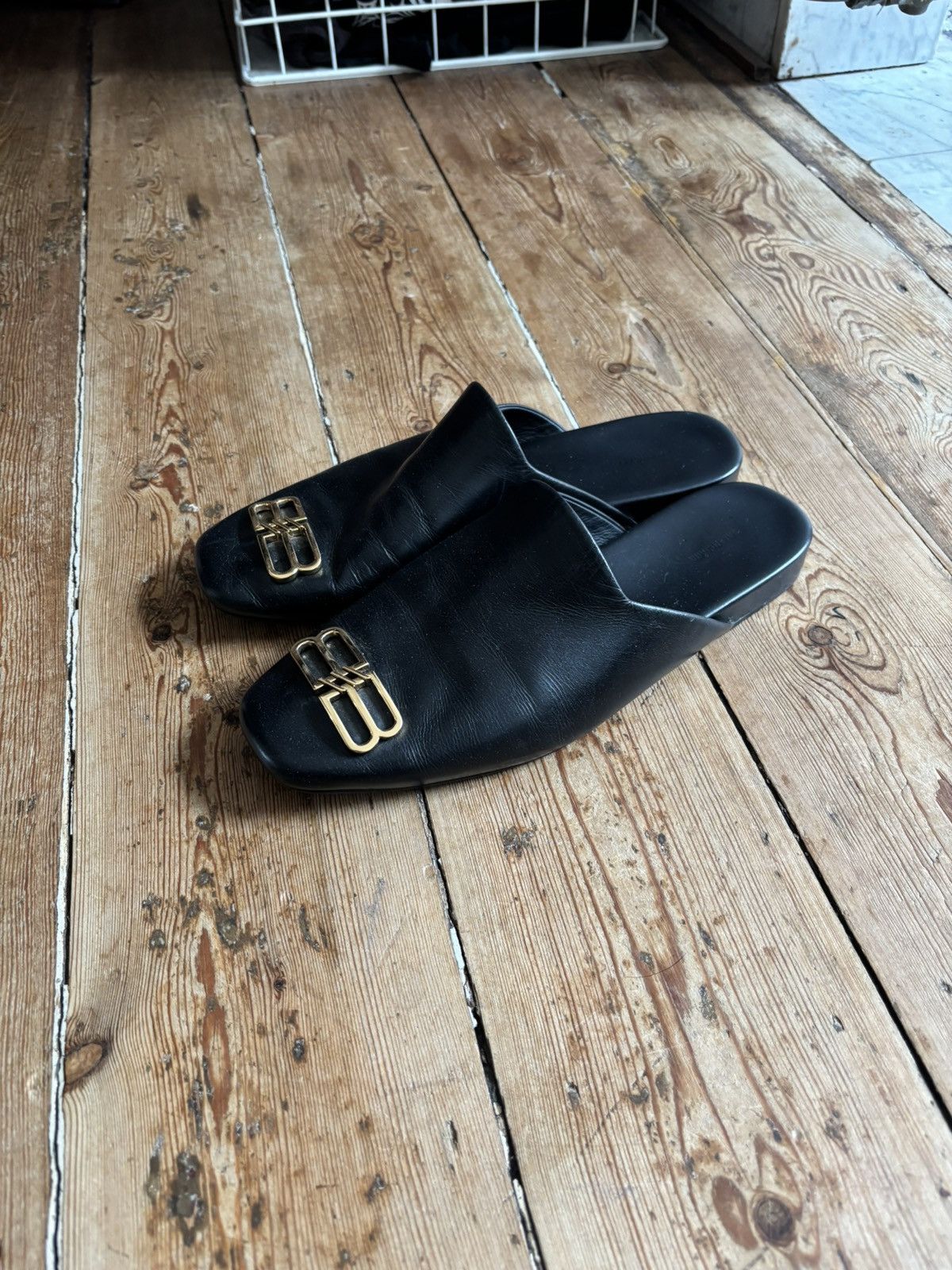 Balenciaga Balenciaga BB Logo Leather Mule Slides Black/Gold Size US 11 / IT 41 - 1 Thumbnail