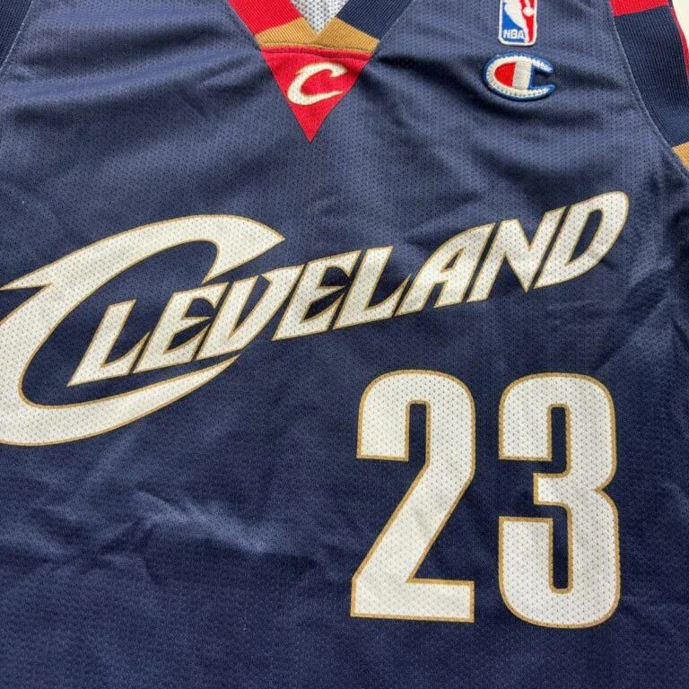 Champion Cleveland Cavaliers LeBron James Champion EU NBA jersey M Size US M / EU 48-50 / 2 - 3 Thumbnail