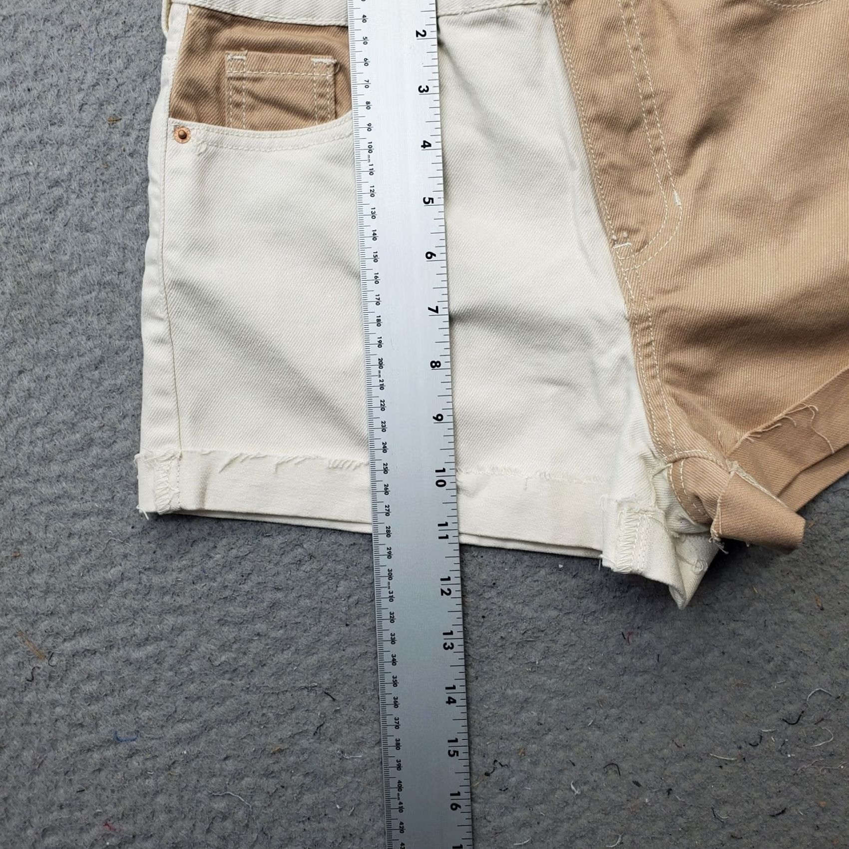 Pacsun PacSun Womens Colorblock Denim Mom Short 25 Multicolor Colorblock Flat Front Cuffed Hem Jeans Size 42" / US 20 - 3 Thumbnail