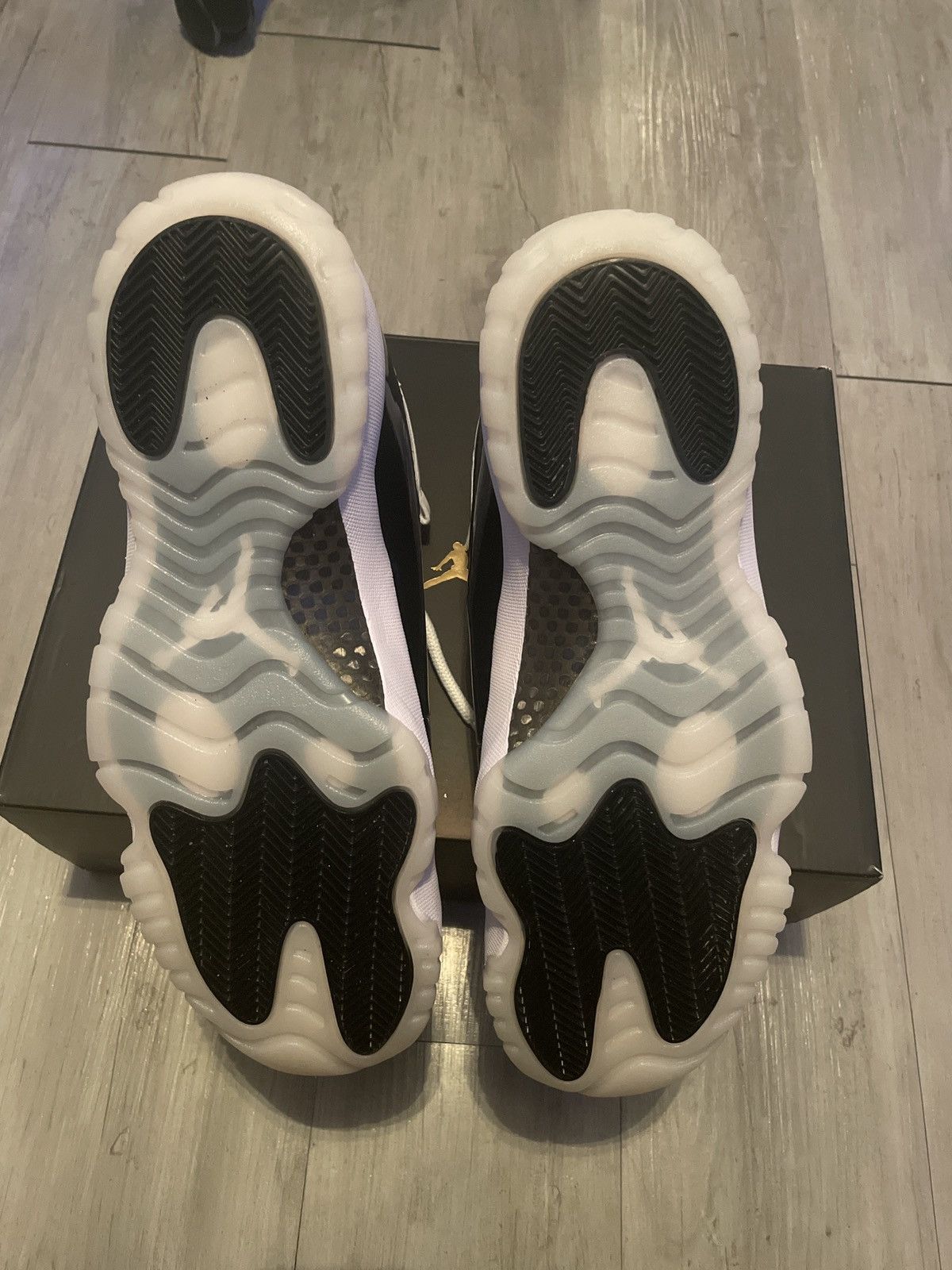 Jordan Brand Jordan 11 gratitude Size US 12 / EU 45 - 3 Thumbnail