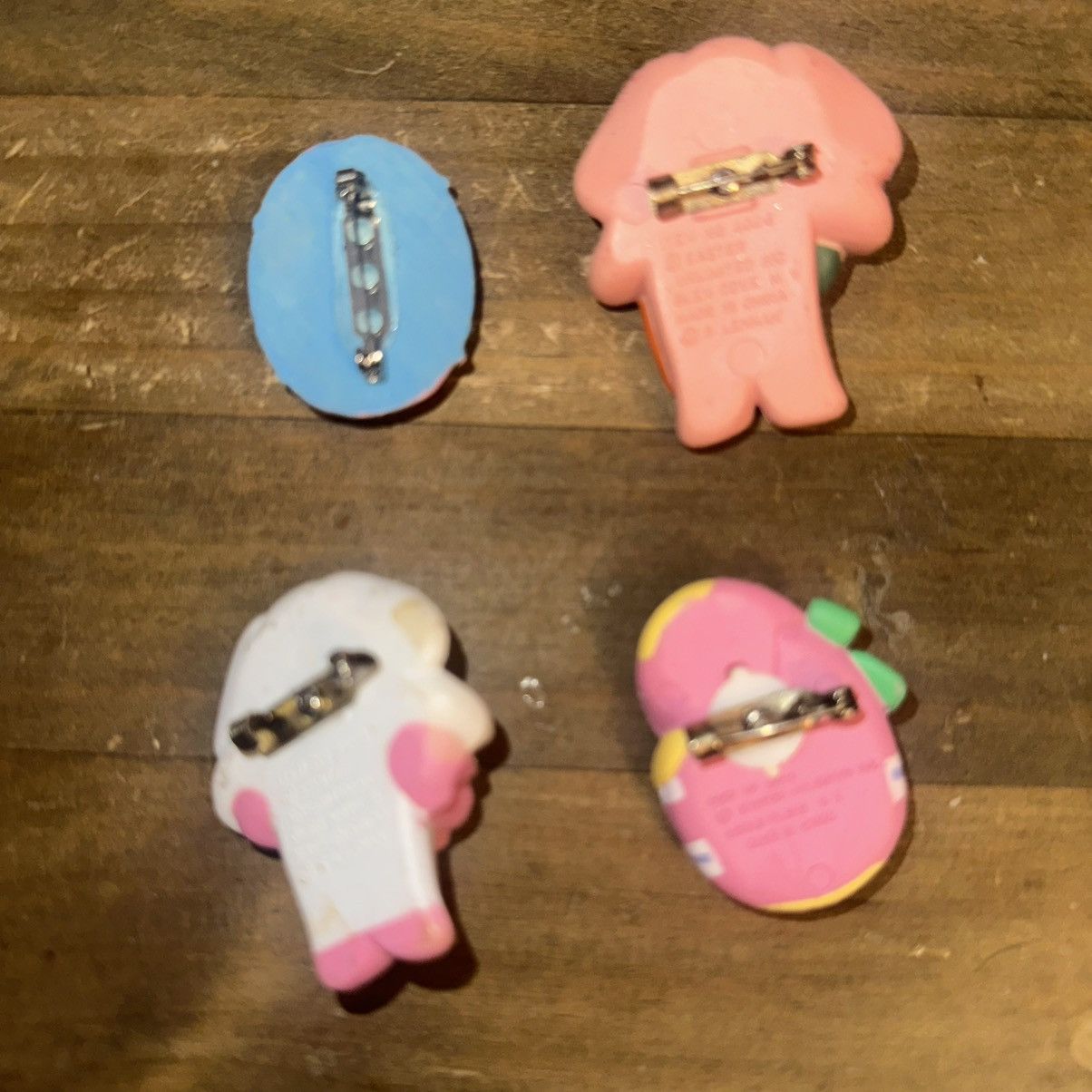 Vintage Lot of vintage resin Easter brooches Size ONE SIZE - 2 Thumbnail