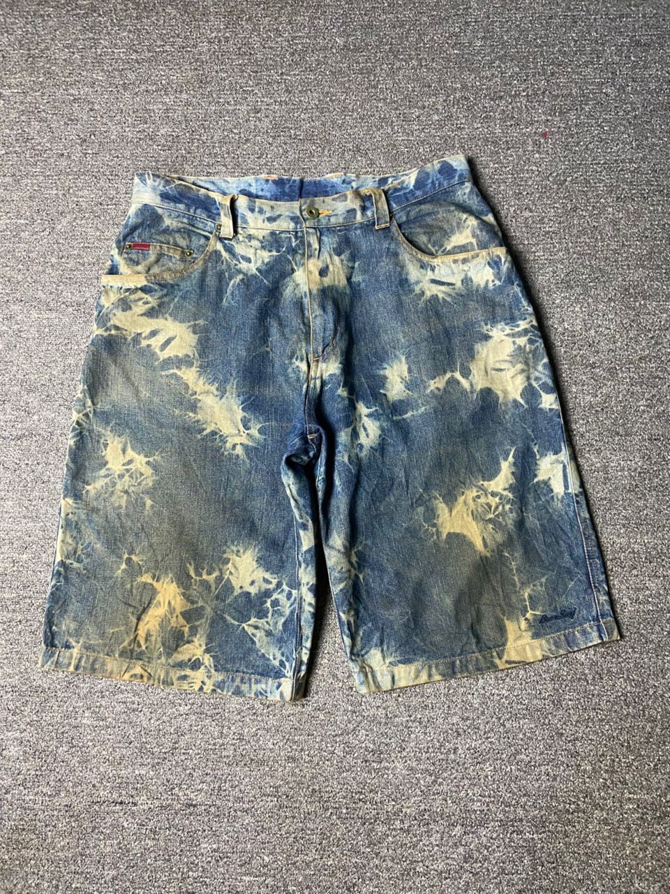Japanese Brand Bear USA Brand Acid Wash Denim Shorts (156) Size US 33 - 1 Thumbnail