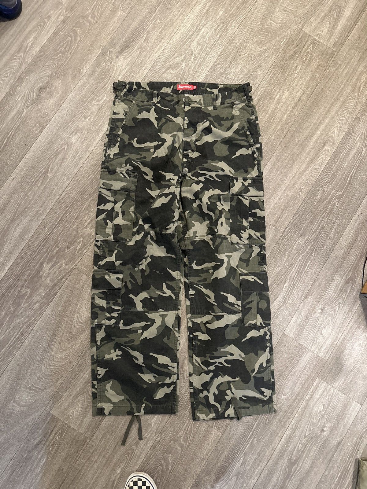 Supreme Supreme Baggy Camo Cargos Size US 32 / EU 48 - 1 Thumbnail