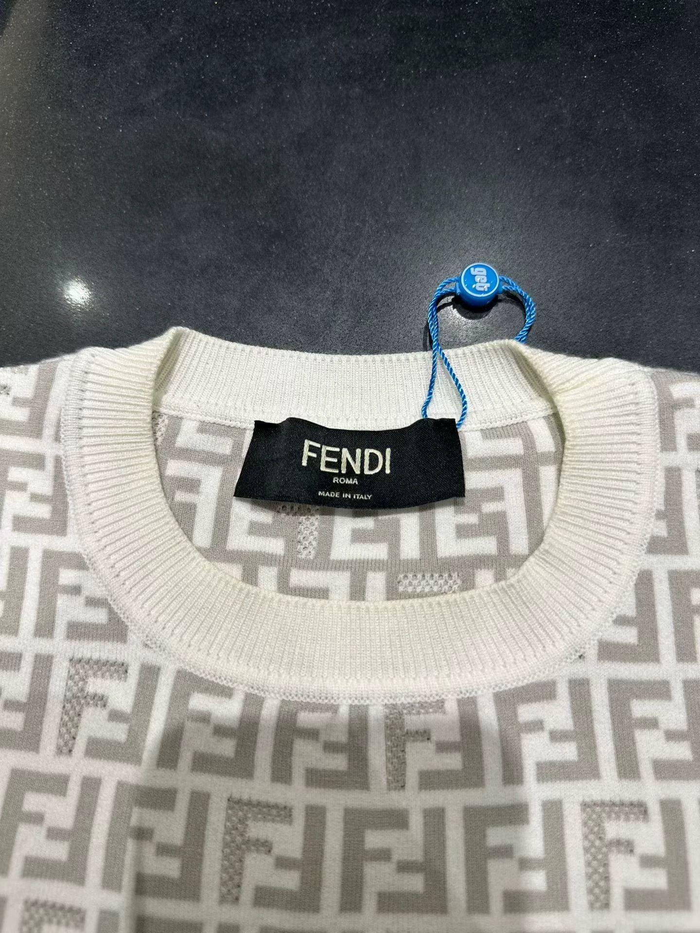 Fendi Fendi All Over Print Knit Short Sleeve 46 New Tried On Size US S / EU 44-46 / 1 - 3 Thumbnail