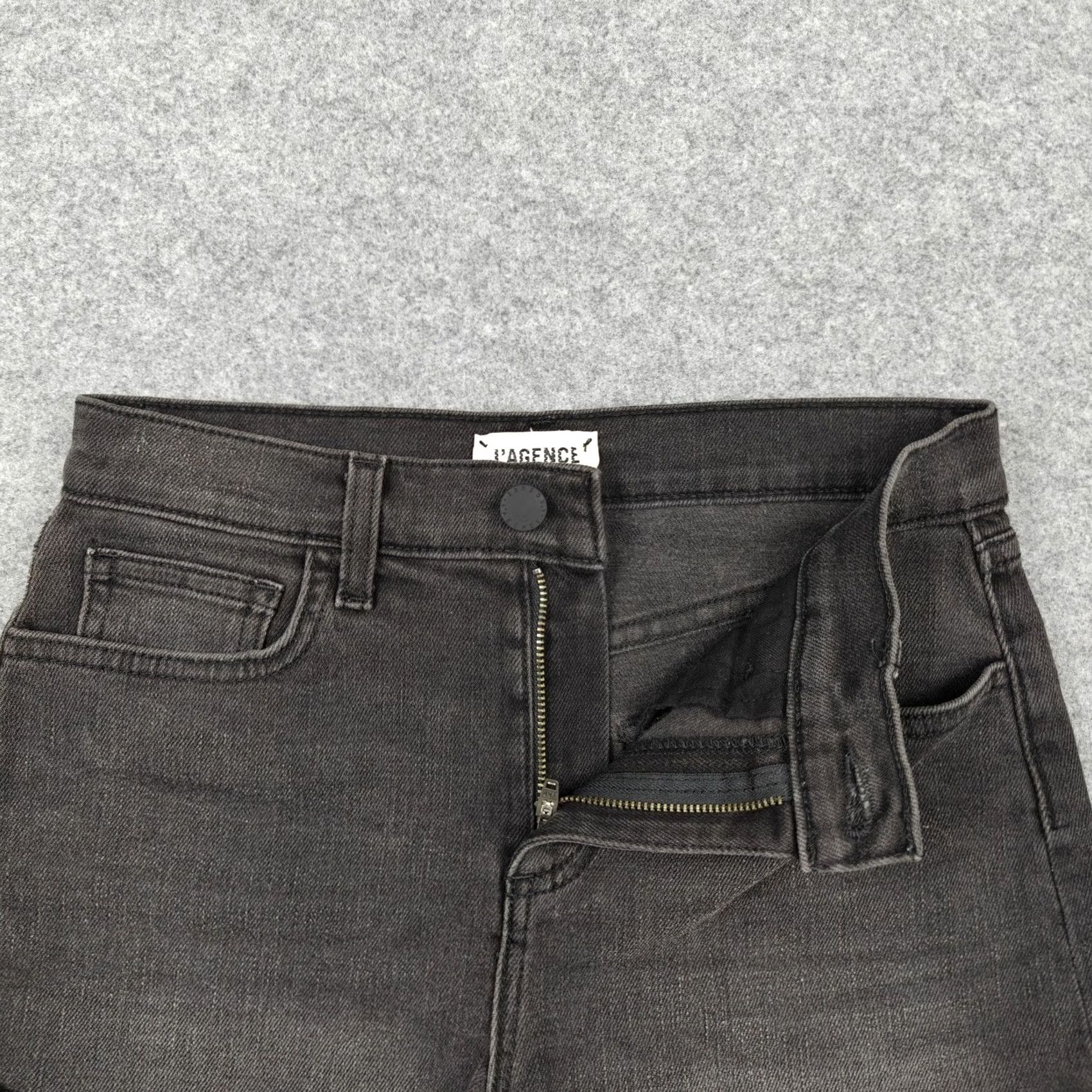 L'AGENCE L'Agence Shorts Womens 24 Gray High Rise Ryland Denim Cutoff Frayed Hem 5-Pocket Stretch Casual Summer Vintage No 8833 Mens Womens Boys Girls Size 42" / US 20 - 2 Thumbnail