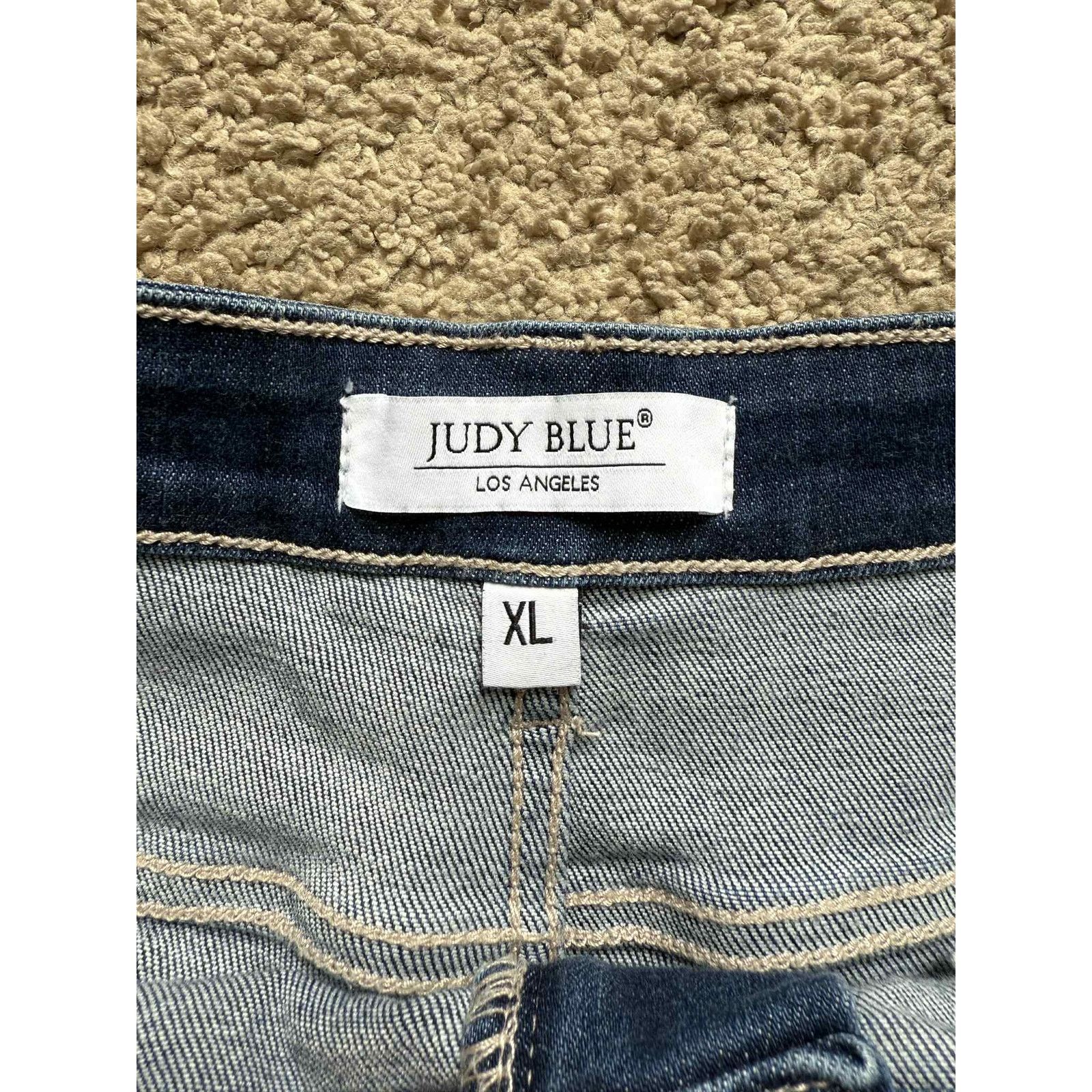 Judy Blue Judy Blue Destroy Jean Shorts Medium Wash Blue Womens XL Size 30" / US 8 / IT 44 - 8 Thumbnail