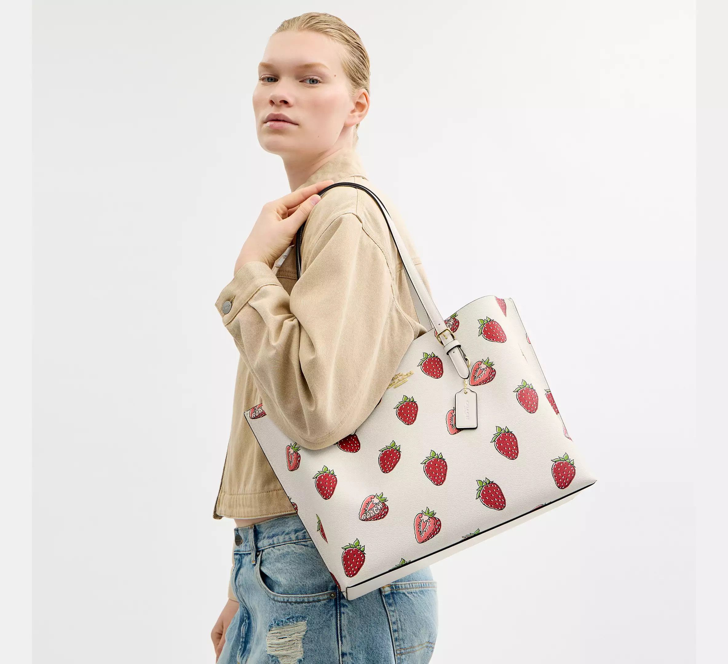 Coach NWT Coach Mollie Tote Bag With Strawberry Print CAQ65 Size ONE SIZE - 8 Thumbnail
