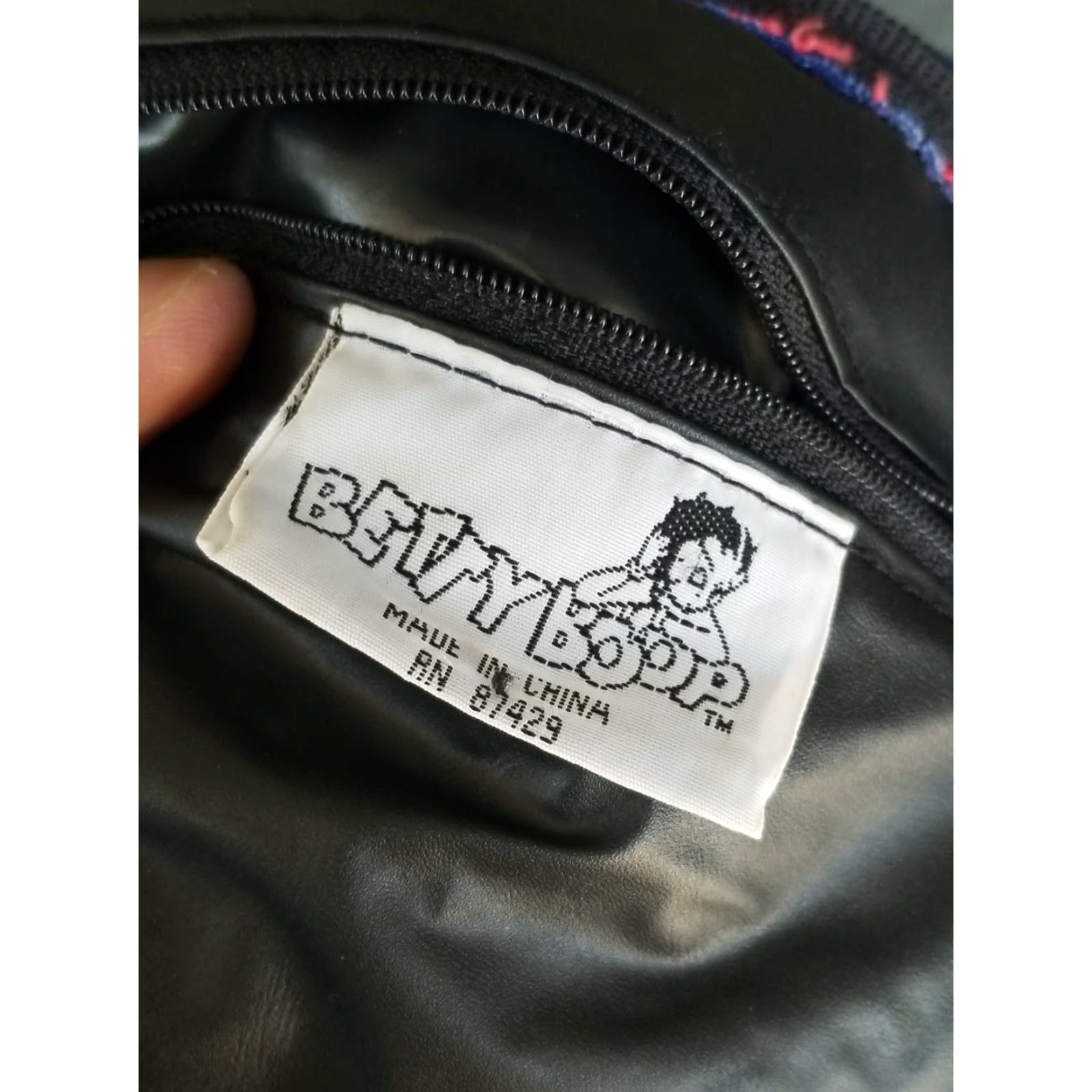 Vintage VINTAGE Betty Boop Black Canvas DUFFLE Bag 1994 Women Large Canvas Zippered closure 90s Duffle Kings Features Syndicate Size ONE SIZE - 6 Thumbnail