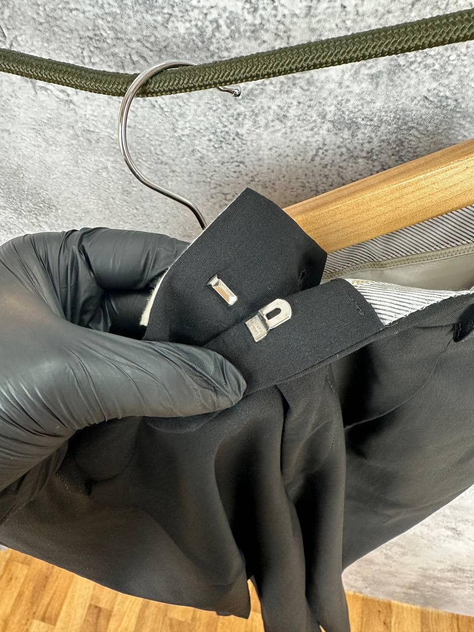 Yves Saint Laurent Yves Saint Laurent Pour Homme Black Wool Suit Made in France Size 42R - 16 Thumbnail