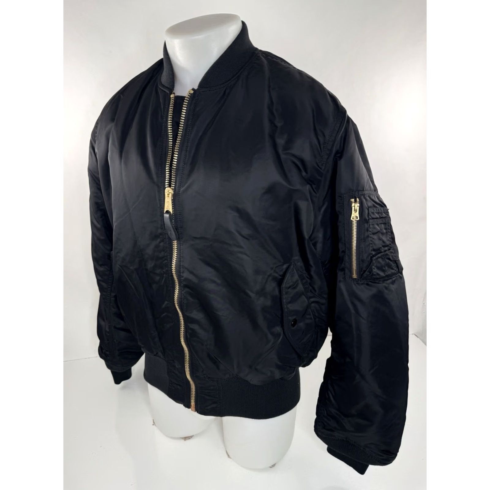 Alpha Industries ALPHA INDUSTRIES MA-1 Bomber Jacket L Black Mens Nylon - EXCELLENT Size US L / EU 52-54 / 3 - 3 Thumbnail