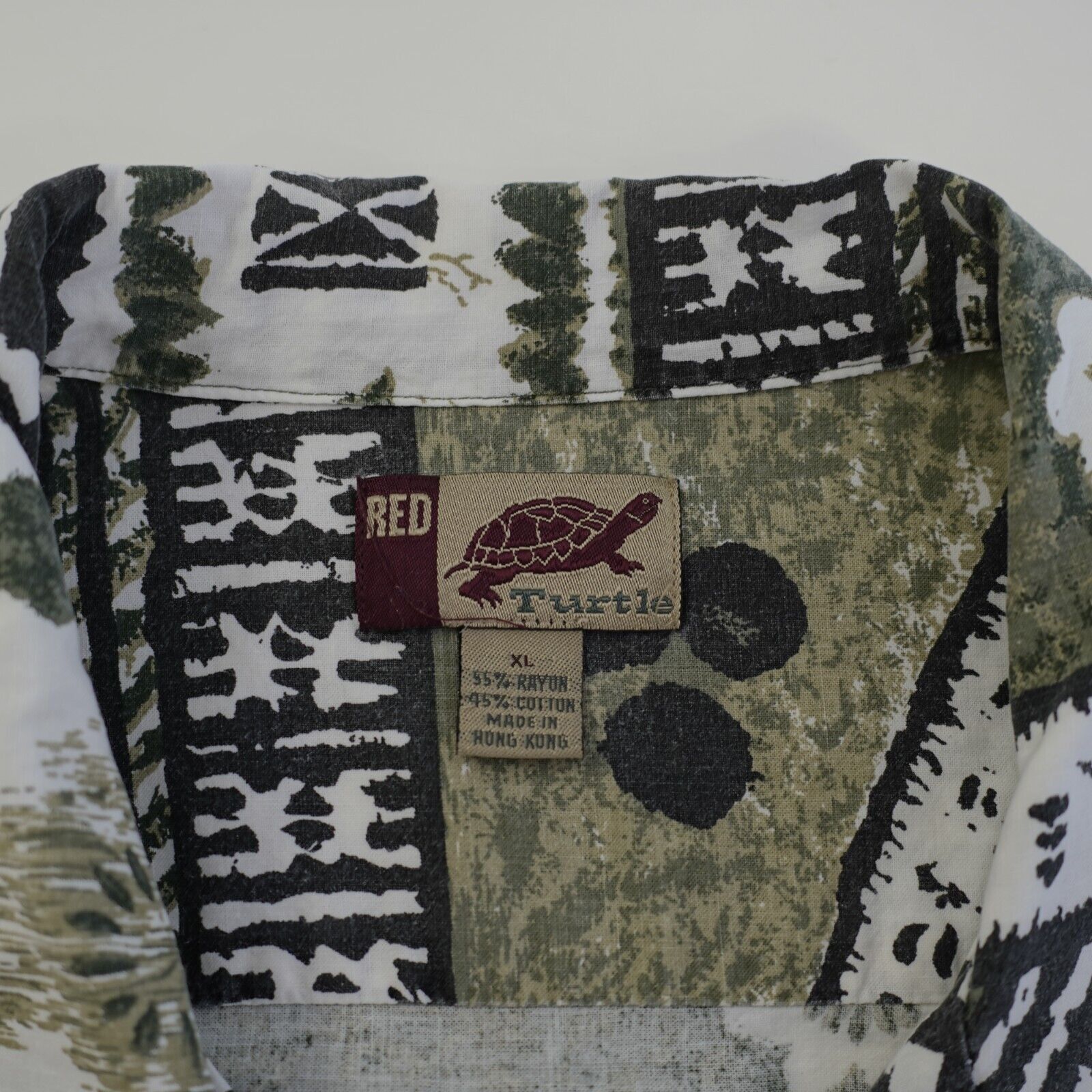 Vintage Red Turtle XL Aztec Patern Green Tan Cream Collared Hawaiian Size US XL / EU 56 / 4 - 8 Thumbnail