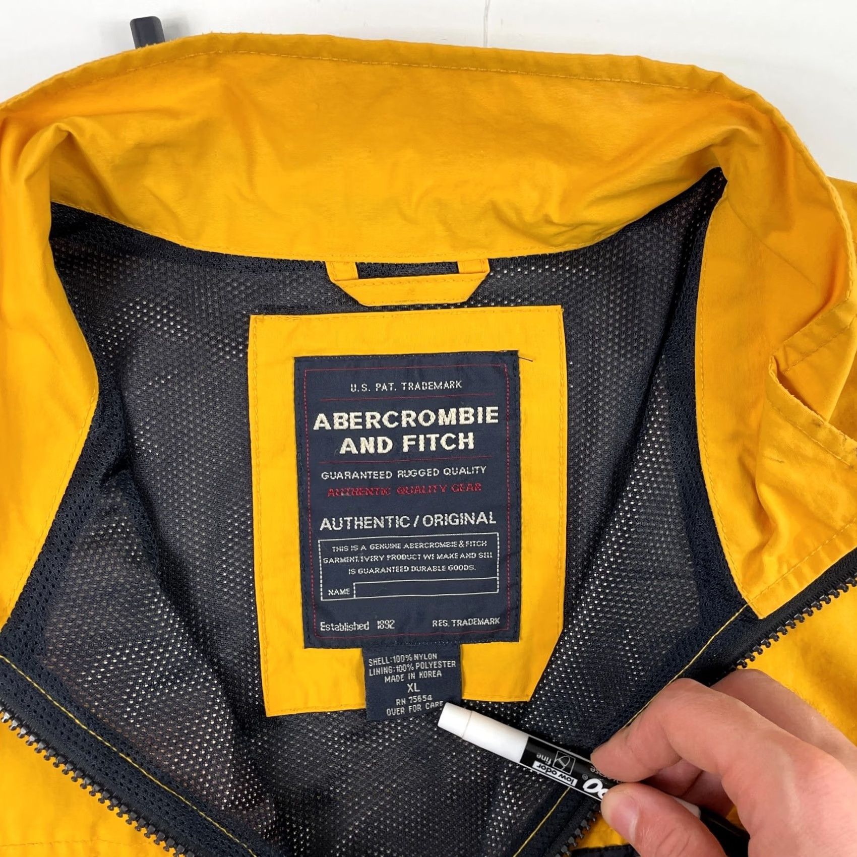 Abercrombie & Fitch Abercrombie & Fitch Vintage Yellow Vest Mens Extra Large (Lined) - Travel & Workwear Size US XL / EU 56 / 4 - 7 Thumbnail
