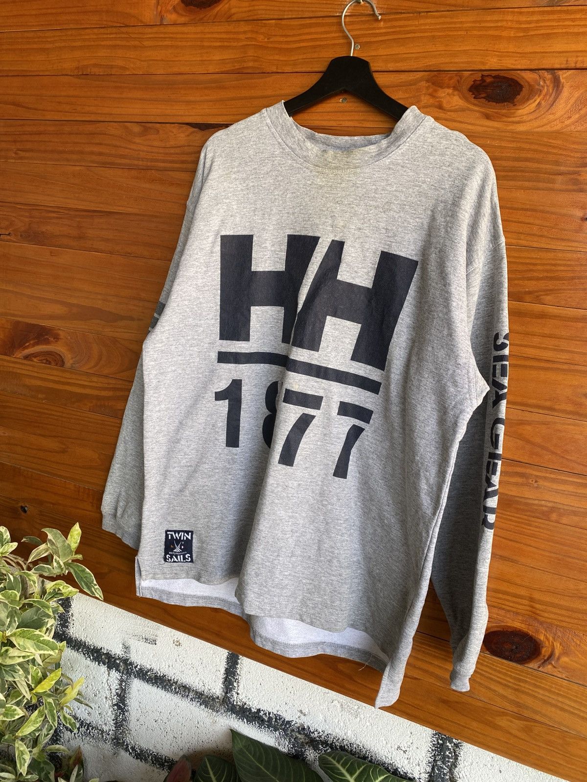 Helly Hansen Vintage Helly Hansen HH Long Sleeve Grey Graphic Pullover Size US L / EU 52-54 / 3 - 4 Thumbnail