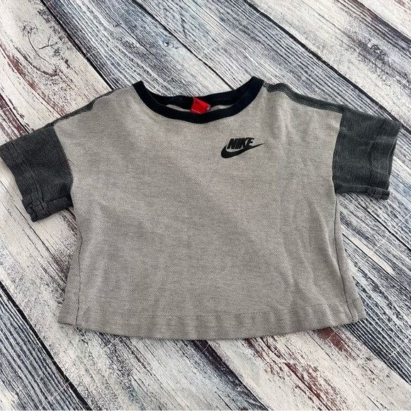 Nike Nike Women's Gray and Black Short Sleeve Cotton Crop Top Size S / US 4 / IT 40 - 2 Thumbnail