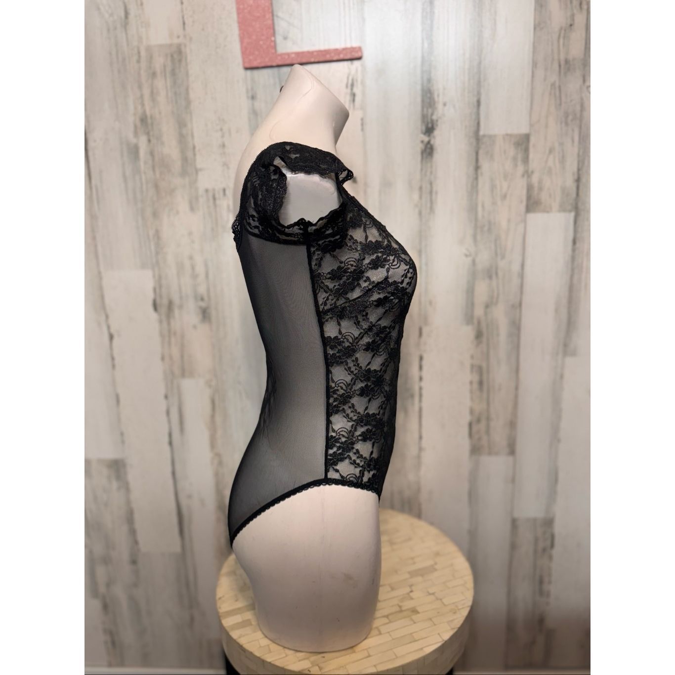 Victoria's Secret Victoria’s Secret Black Lace Bodysuit Women’s Size Large Size L / US 10 / IT 46 - 8 Thumbnail