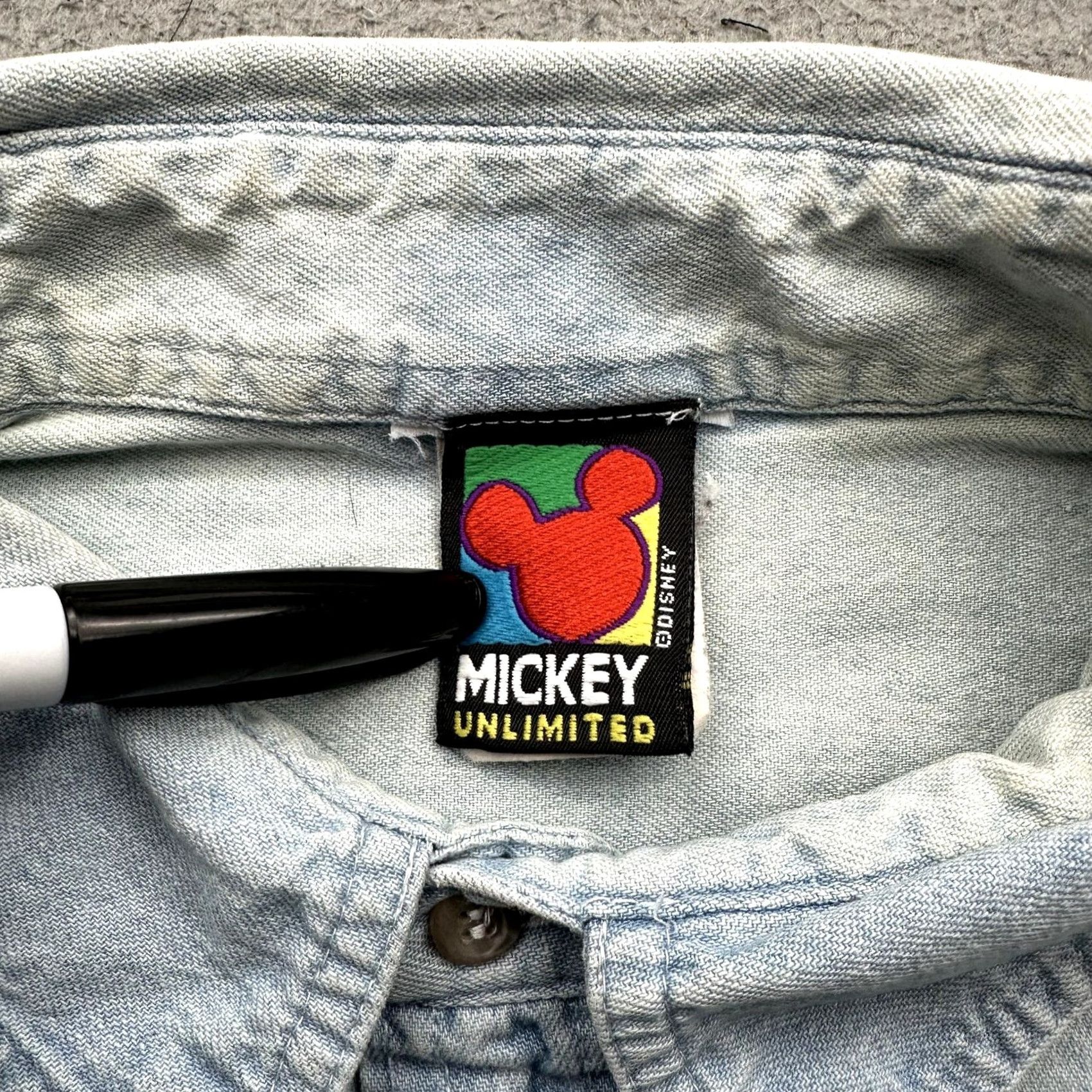Disney VINTAGE Disney Mickey Unlimited Denim Button Down Shirt Mens 2XL Goofy Chambray Pocket Shirt Mens 2XL Blue Chambray 90s Cartoon Casual Mens Size US XXL / EU 58 / 5 - 3 Thumbnail