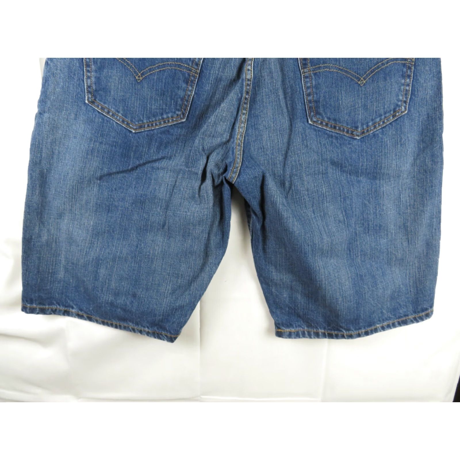 Levi's VINTAGE Levi's 569 Jeans demin Shorts Red Tab Tag Relaxed Fit 36 Blue Denim Men Shorts 36 Vintage Men Size US 36 / EU 52 - 6 Thumbnail