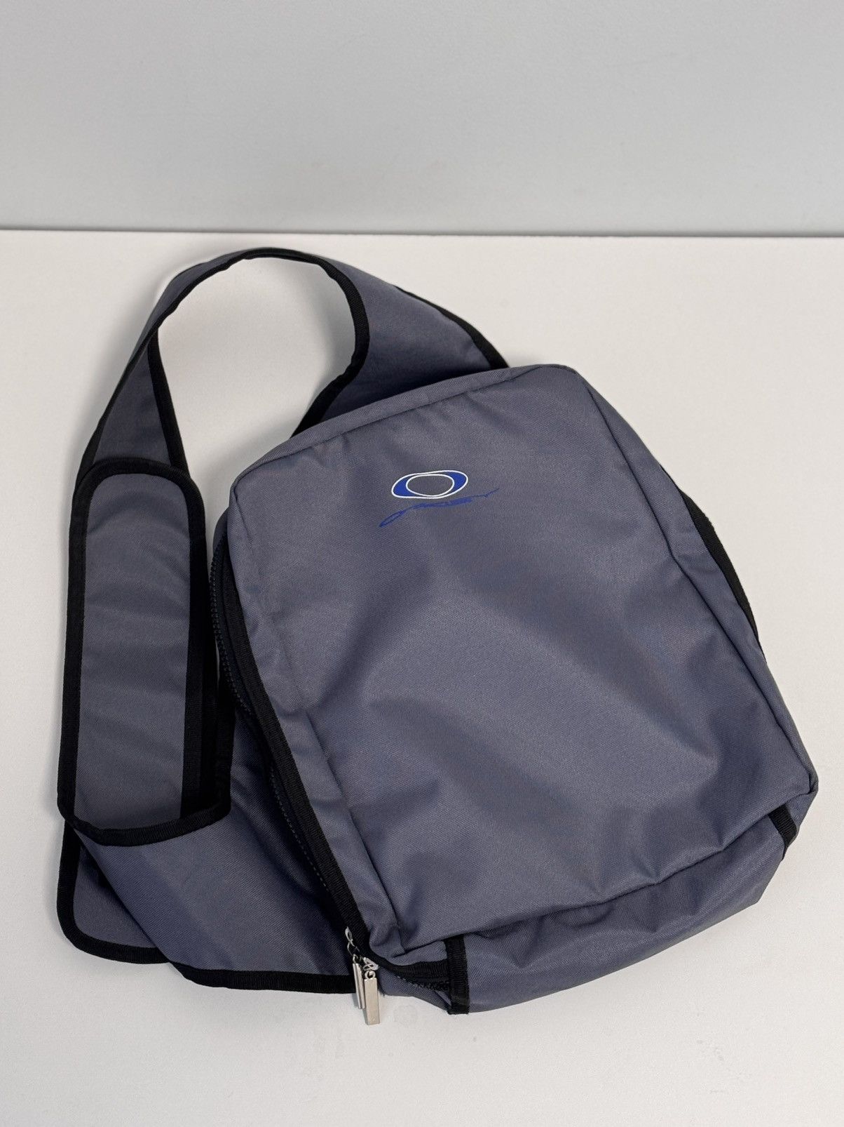 Vintage Oakley Vintage Bag Y2K style hype Size ONE SIZE - 1 Thumbnail
