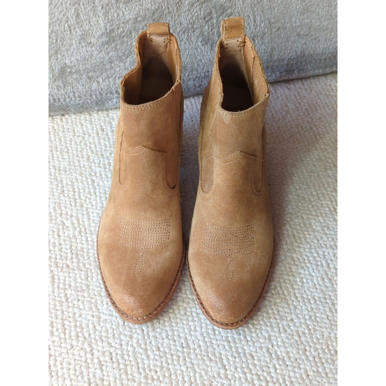 Dolce Vita Dolce Vita Boots Womens Tan Suede Western Cowgirl Ankle Bootie Size 7.5 Brown Pointed Toe Pull On Mid Heel Bohemian City Clubwear 7.5 Womens Boots Size US 8 / IT 38 - 7 Thumbnail