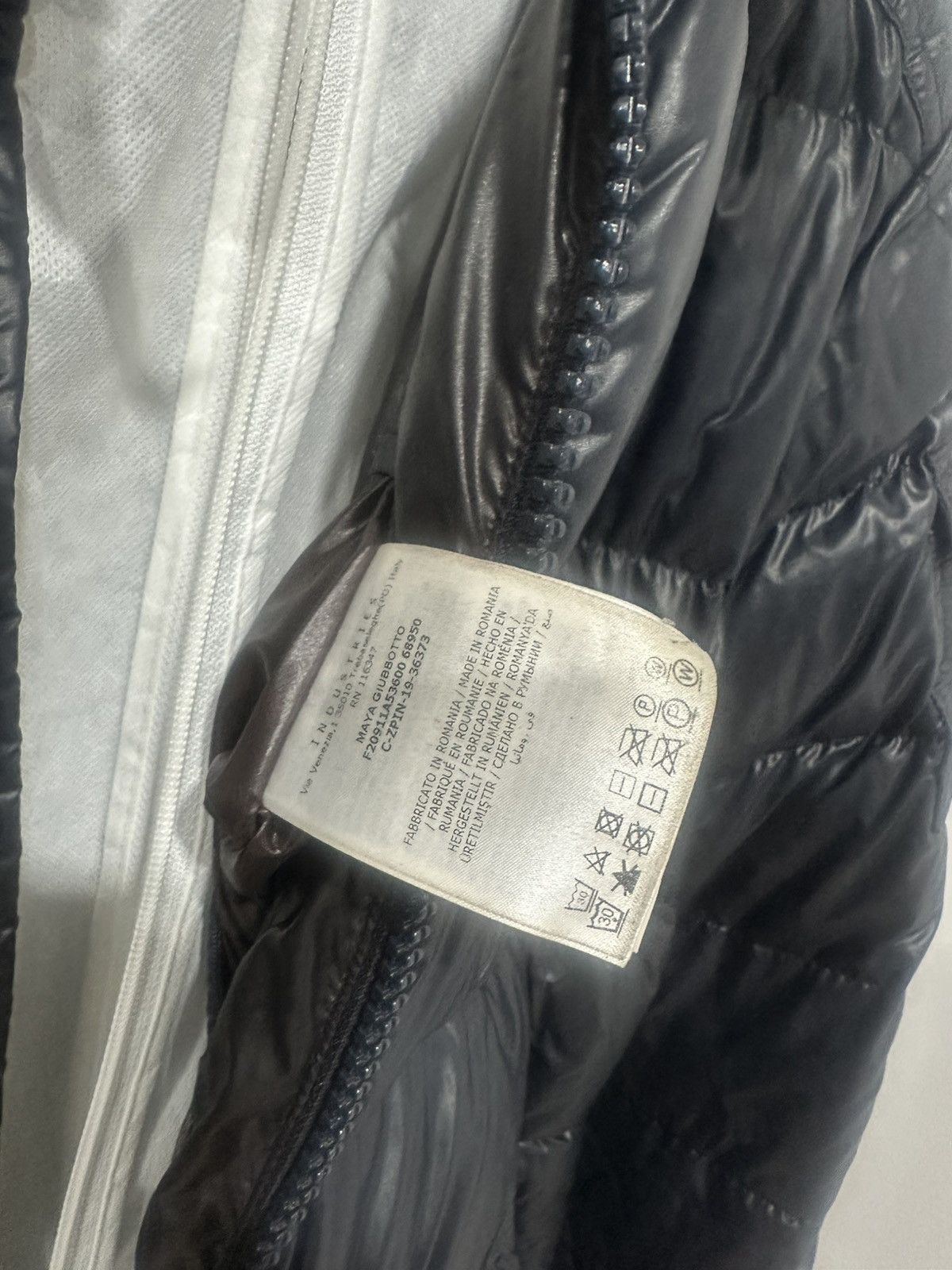 Moncler Moncler Maya Dark Navy Blue Size US L / EU 52-54 / 3 - 5 Thumbnail