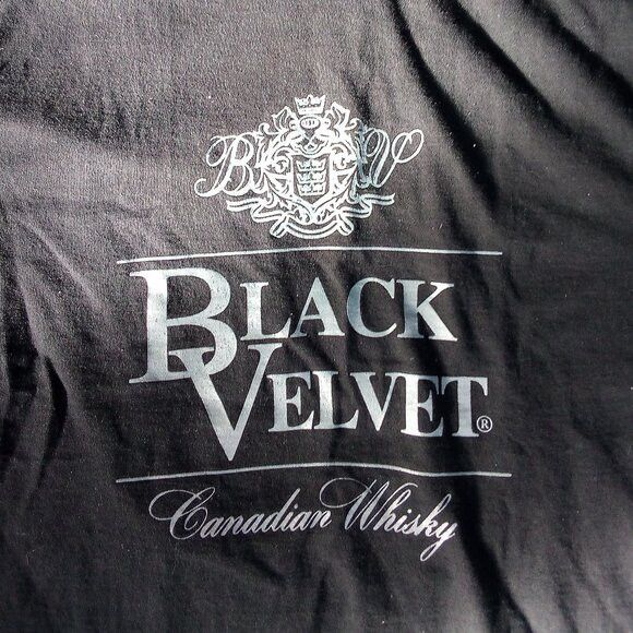 Vintage Vintage 90s Black Velvet Canadian Whiskey T-Shirt Size US XL / EU 56 / 4 - 1 Thumbnail
