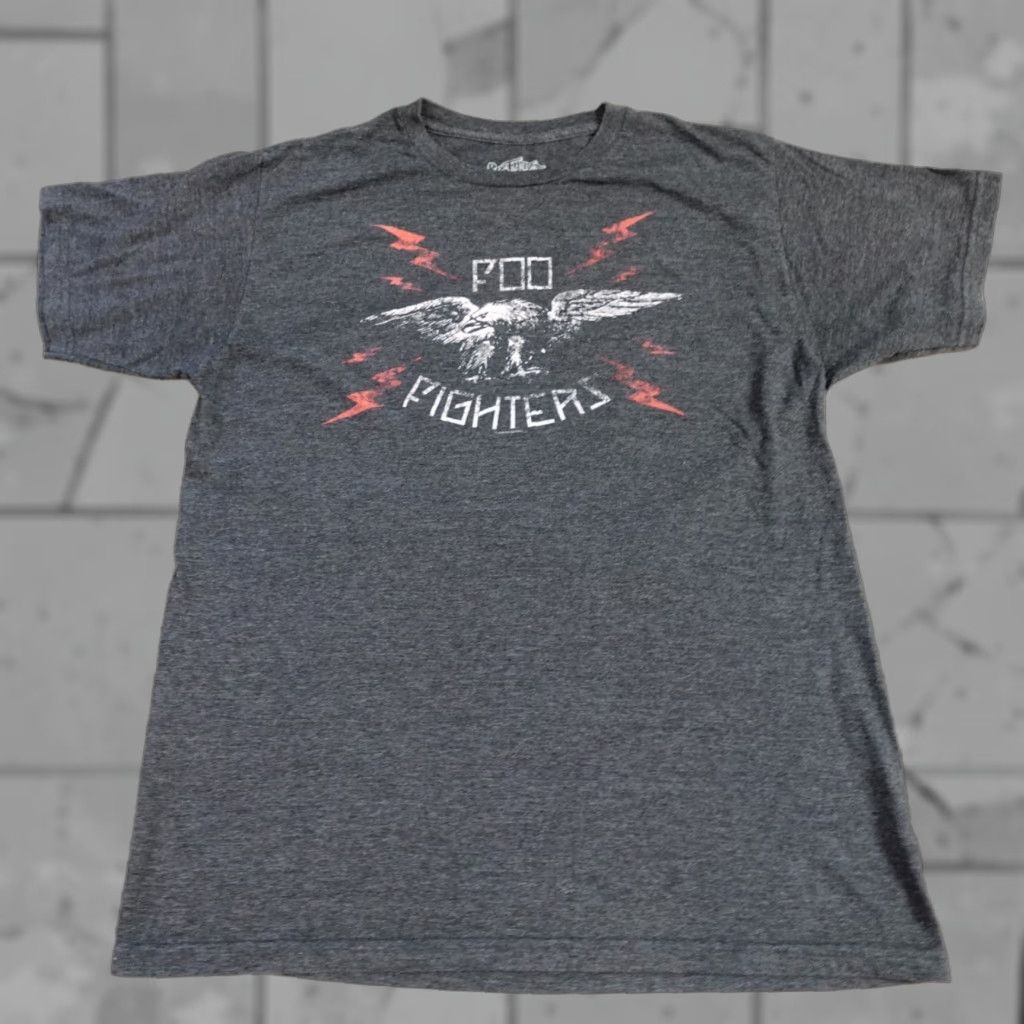 Vintage VINTAGE Foo Fighters Shirt L Men Gray 2008 Graphic Print Crew Neck Short Sleeve T-Shirt Foo Fighters Under Armour Project Rock Model The Rock Size US L / EU 52-54 / 3 - 1 Thumbnail