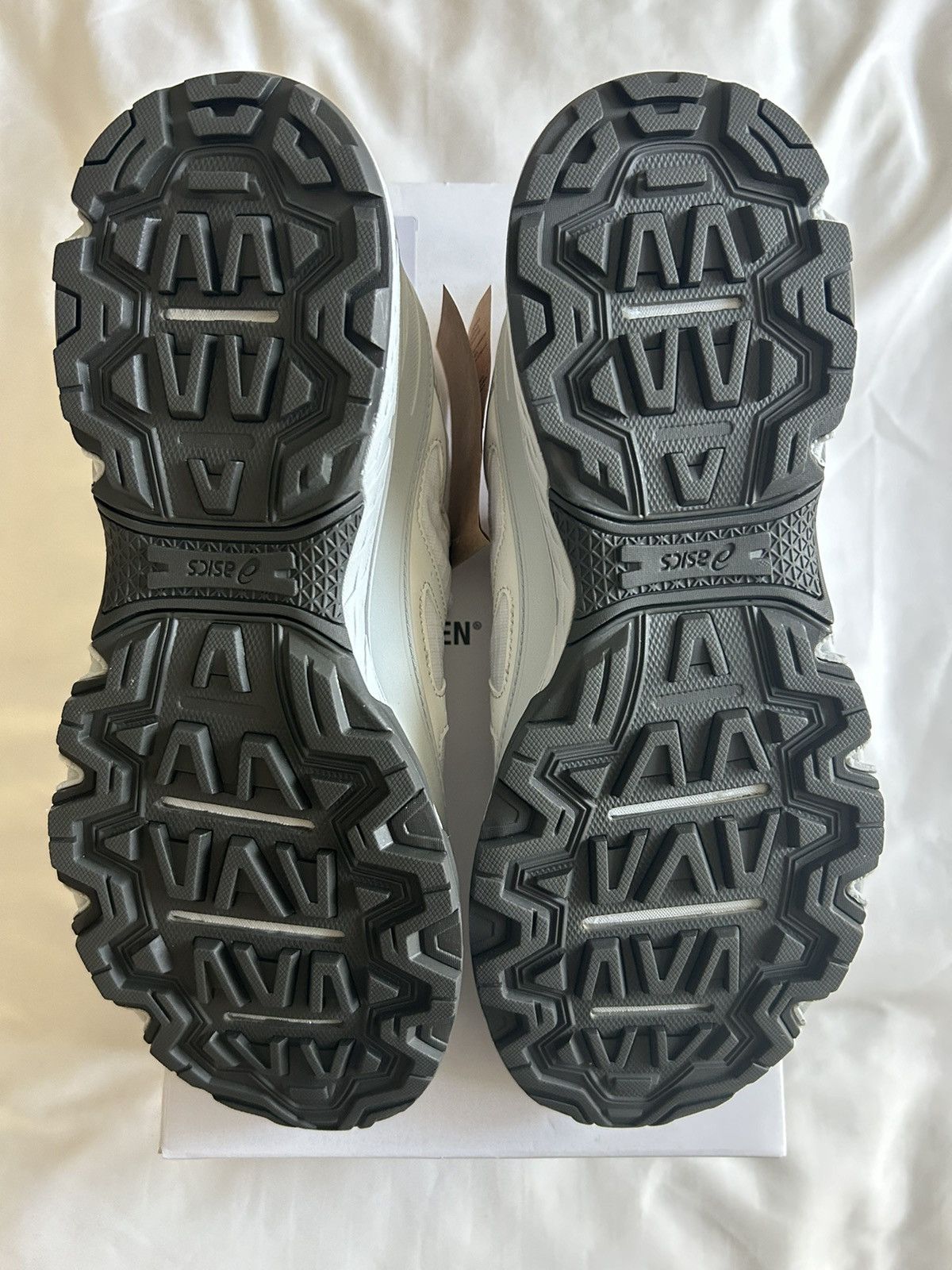 Asics × HIDDEN Hidden NY ASICS Gel Venture 6 Shiled Unreleased ComplexCon Size US 10.5 / EU 43-44 - 6 Thumbnail