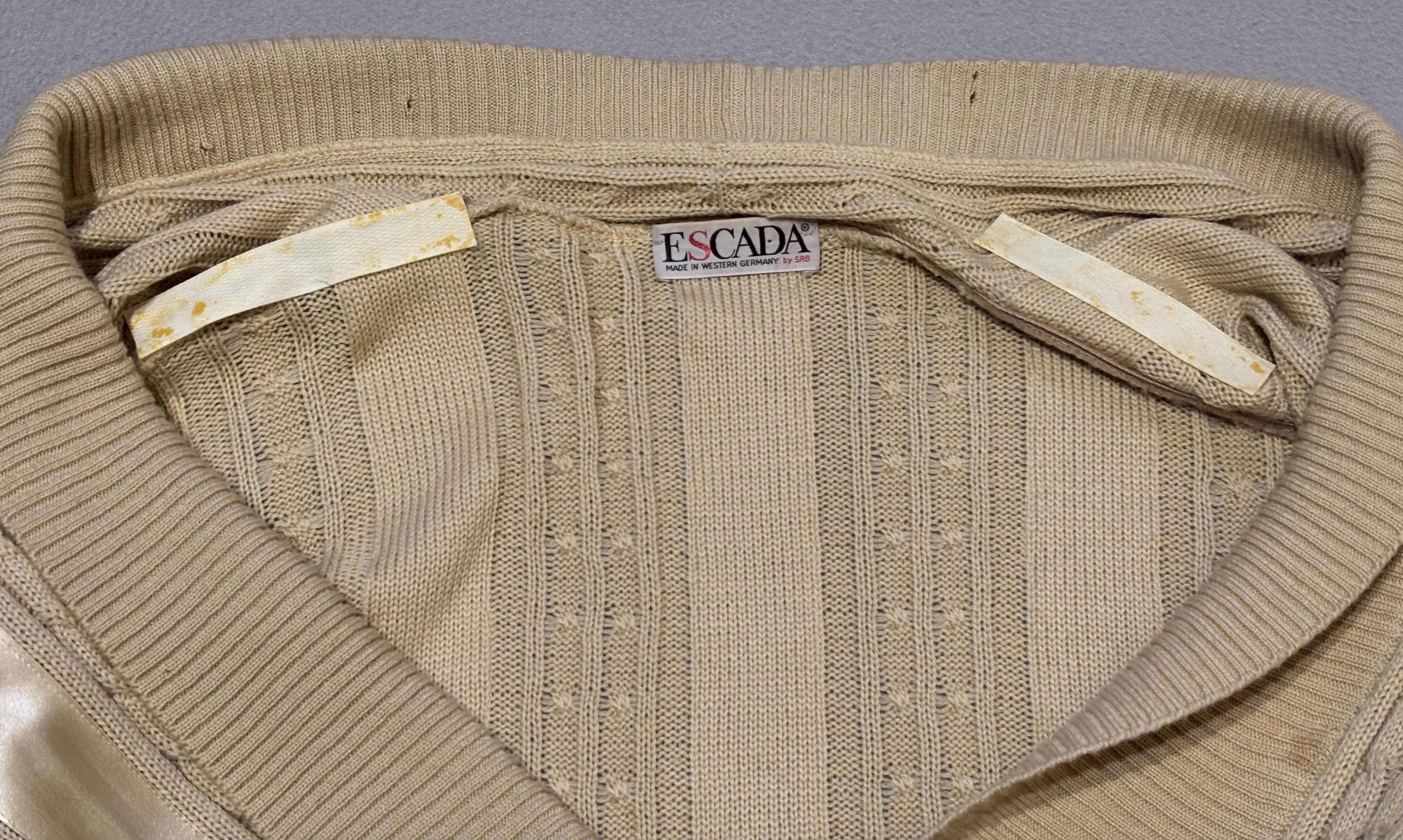 Escada Escada cardigan Made in West Germany Vintage size. 38 Size XS / US 0-2 / IT 36-38 - 15 Thumbnail
