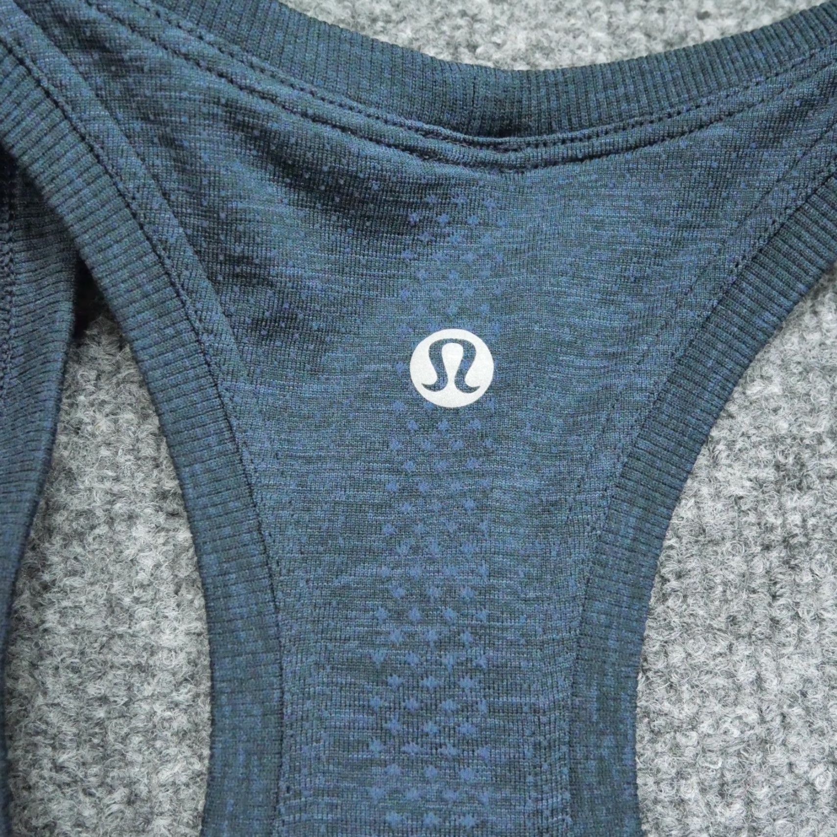 Lululemon Lululemon Tank Top Womens 4 Blue Navy Racer Back Shirt Adult Womens Color: Blue Racerback Tank Top Size S / US 4 / IT 40 - 7 Thumbnail