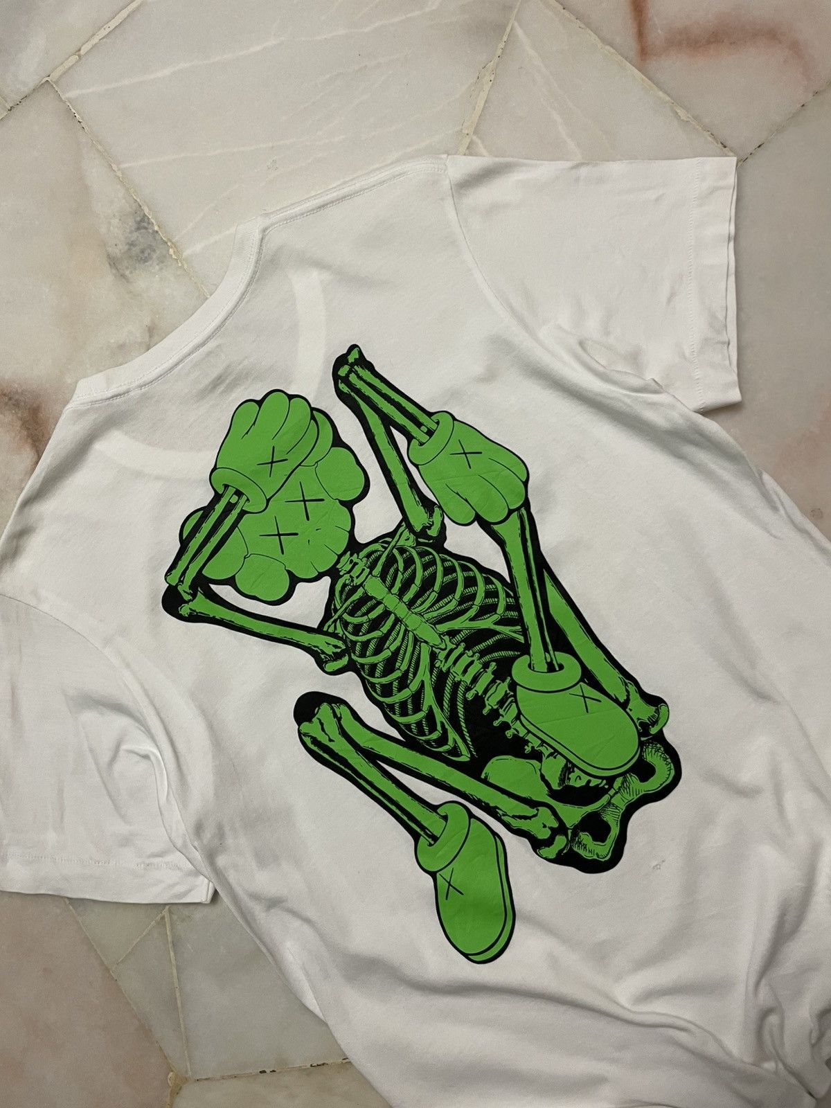 Kaws 💥Rare💥Uniqlo Kaws Rare Backhit Print Sick Bones Mega Print Size US M / EU 48-50 / 2 - 7 Thumbnail