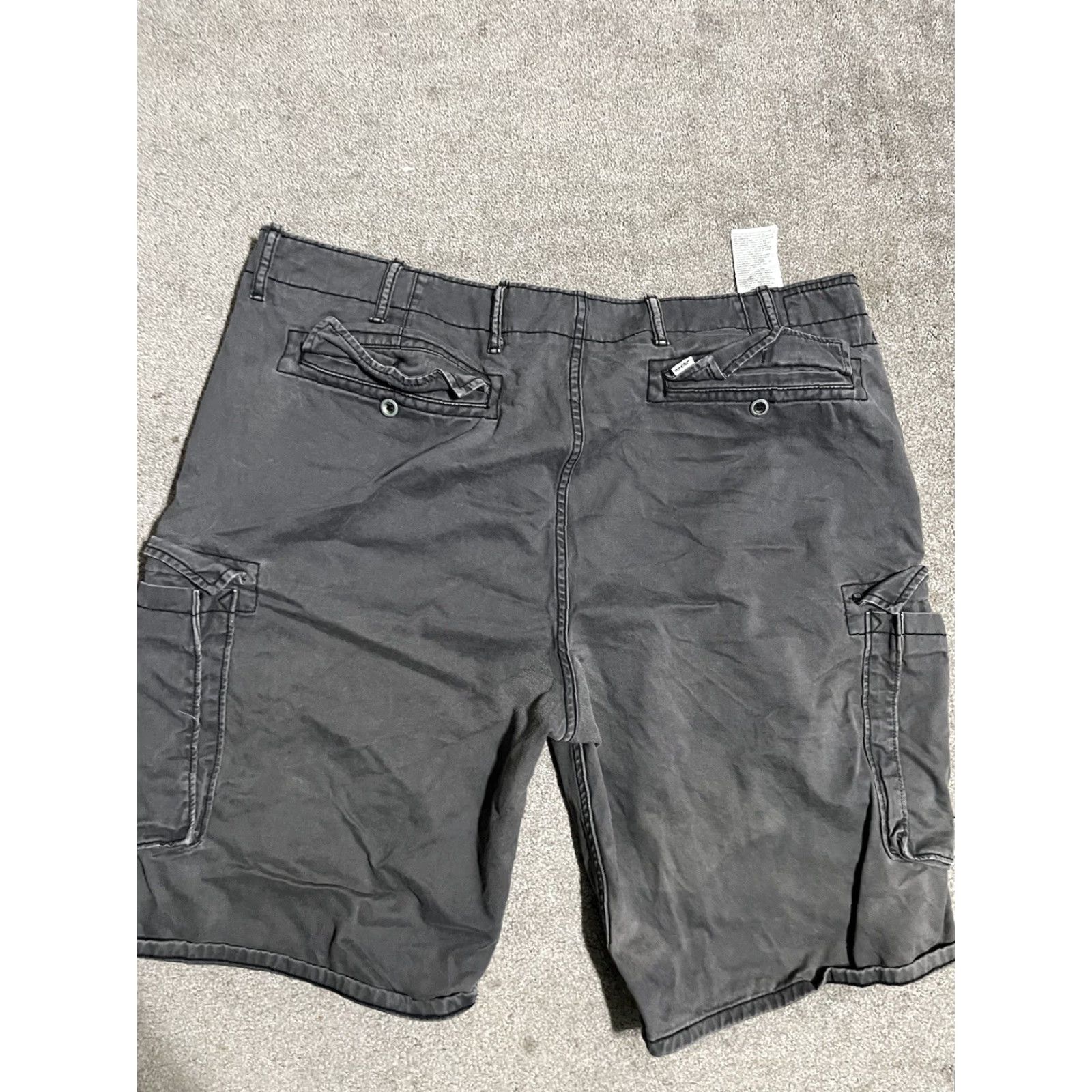 Levi's Levi's Men's Gray Cargo Shorts 42 Regular Cotton Zipper Pockets Flat Front Size US 42 / EU 58 - 2 Thumbnail