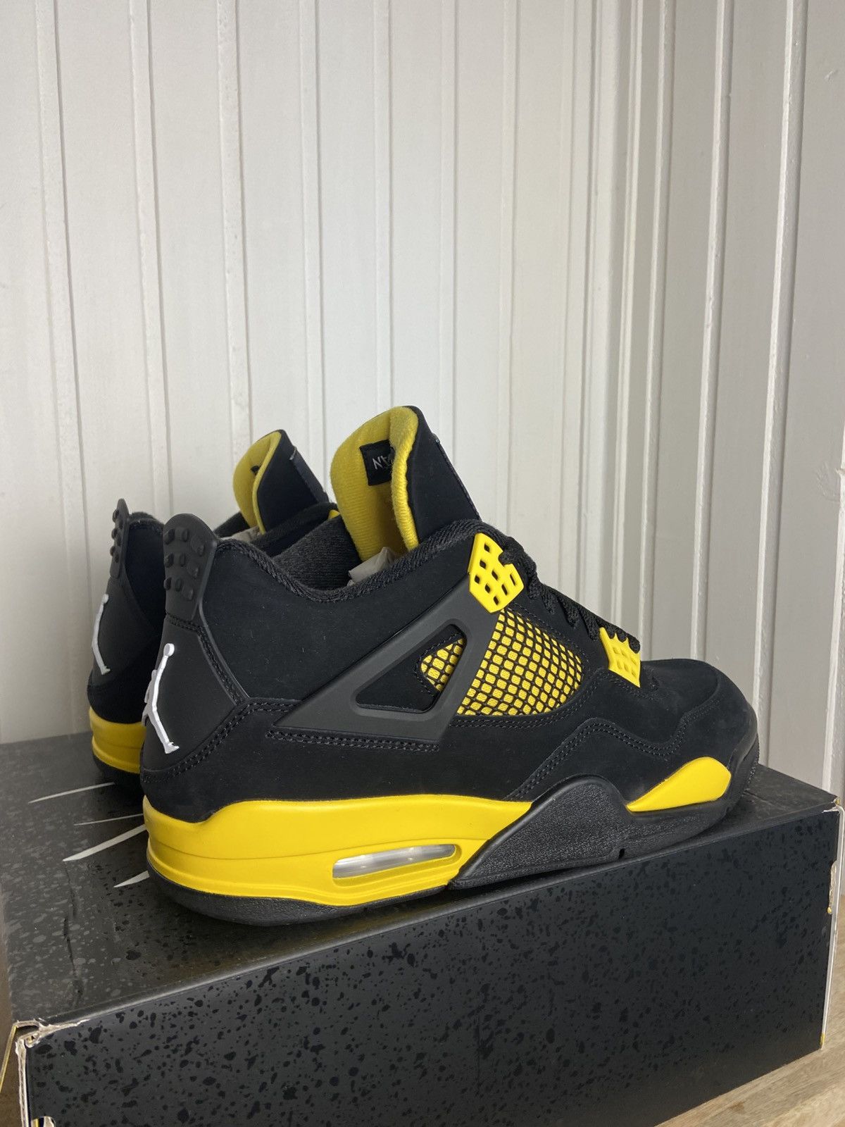Jordan Brand New Jordan 4 Retro "Thunder" 2023 authentic size 10,5US Size US 10.5 / EU 43-44 - 6 Thumbnail