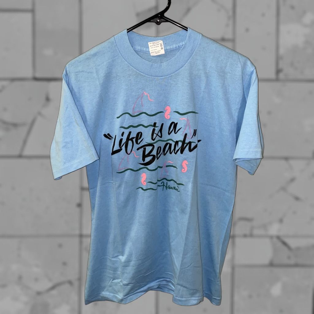 Vintage VINTAGE Design Tees Womens T-Shirt Blue Short Sleeve USA Made Size L 19 In Armpit Women Regular Cotton/Polyester Shirt Size L / US 10 / IT 46 - 1 Thumbnail
