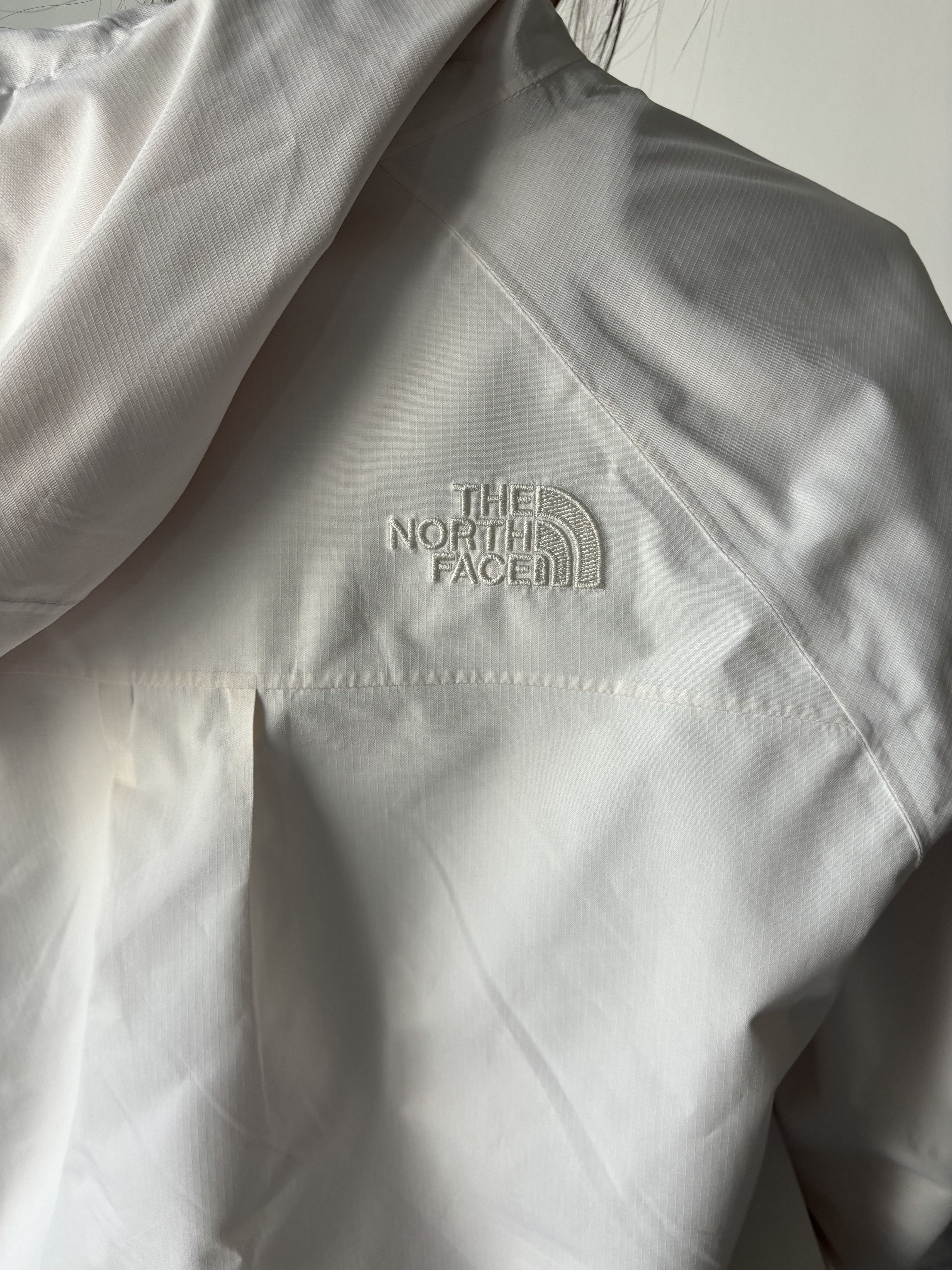 The North Face North Face 24SS White Windbreaker Jacket Size L / US 10 / IT 46 - 3 Thumbnail