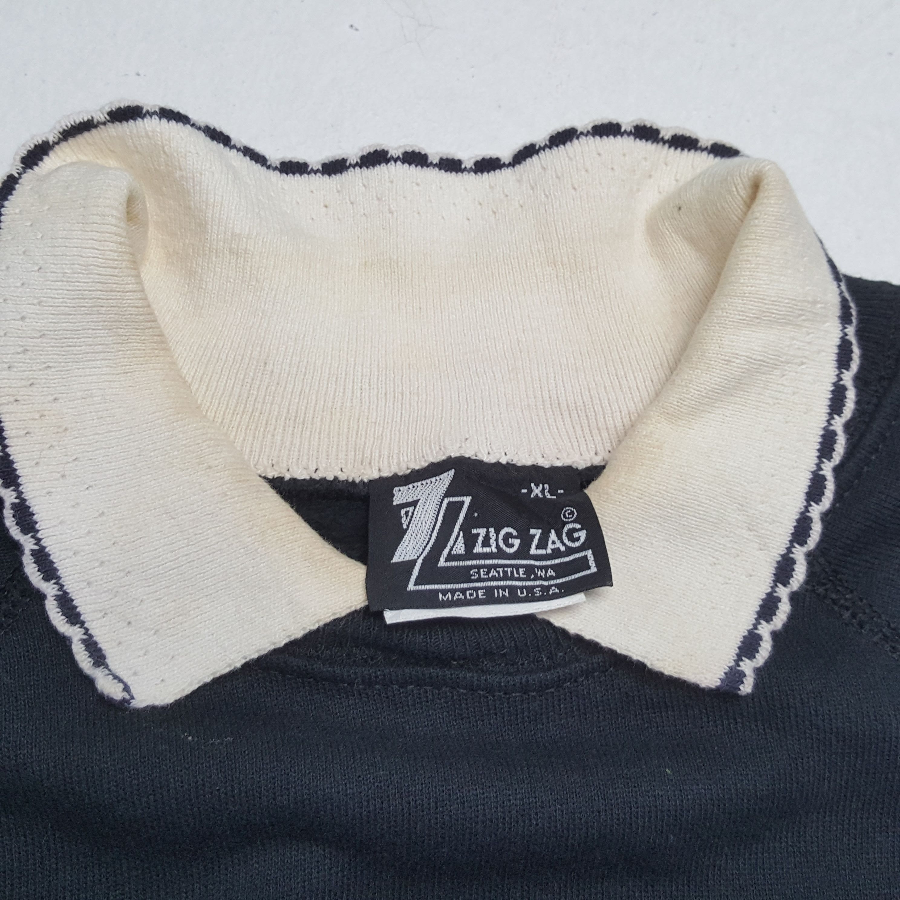 Vintage FLOWER ZIG ZAG Streetwear Style Collar Sweatshirt Size US L / EU 52-54 / 3 - 9 Thumbnail