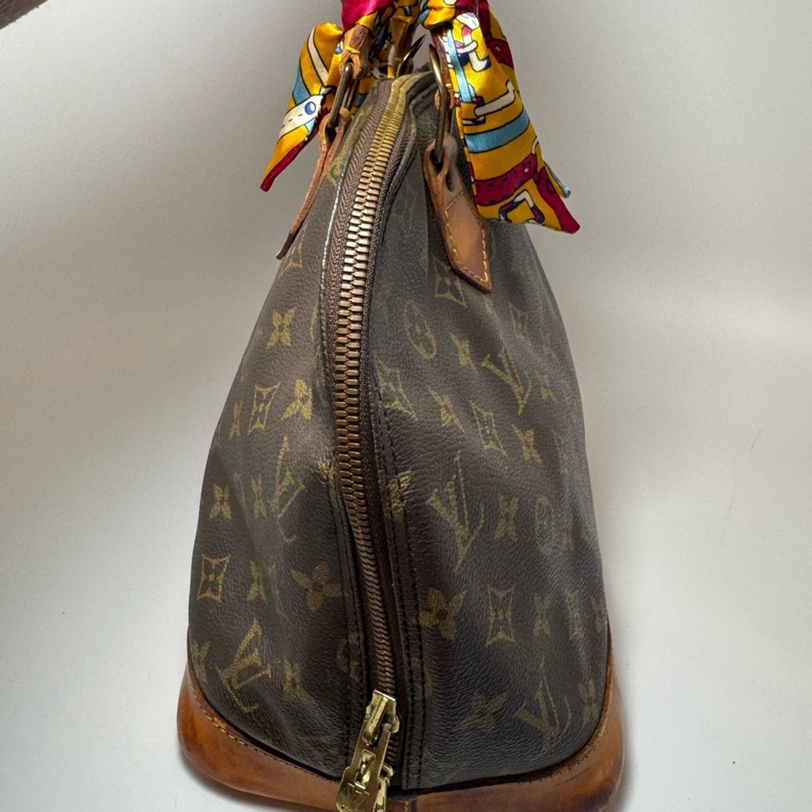 Louis Vuitton Louis Vuitton Alma MM Monogram Satchel Made In France Size ONE SIZE - 8 Thumbnail