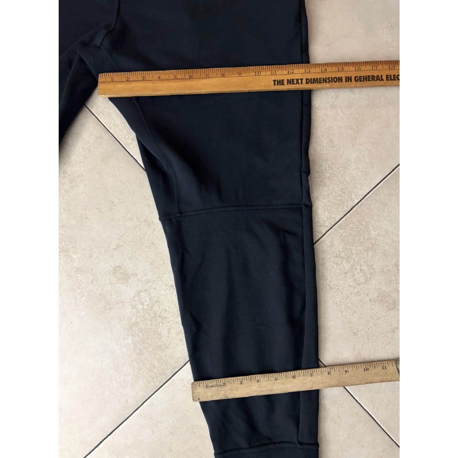 Lululemon Lululemon Pants Mens 2XL Black Jogger Sweatpants Drawstring Cuffed Pockets Size US 39 - 8 Thumbnail