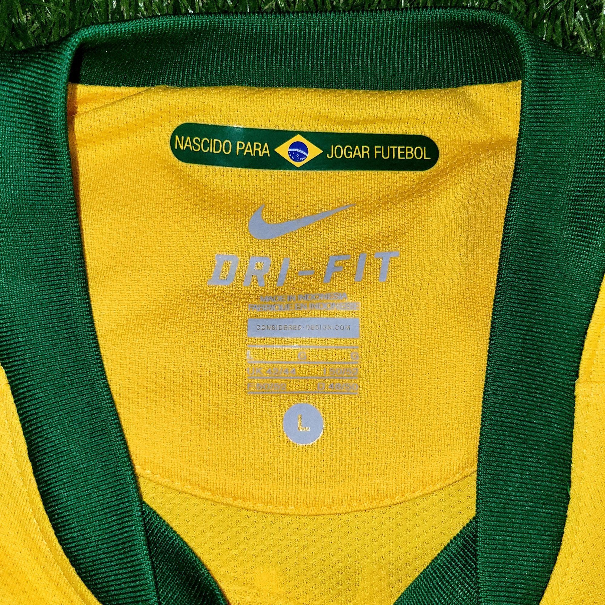 Nike Kaka Brazil WORLD CUP 2010 Soccer Jersey Shirt L Size US L / EU 52-54 / 3 - 5 Thumbnail