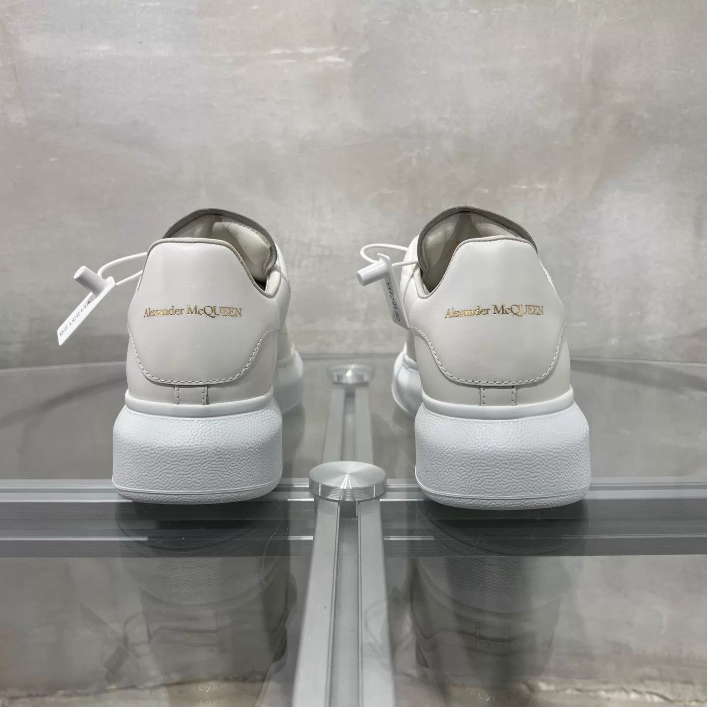 Alexander McQueen McQueen white sneakers new 36.5 white heel Size US 6 / IT 36 - 6 Thumbnail