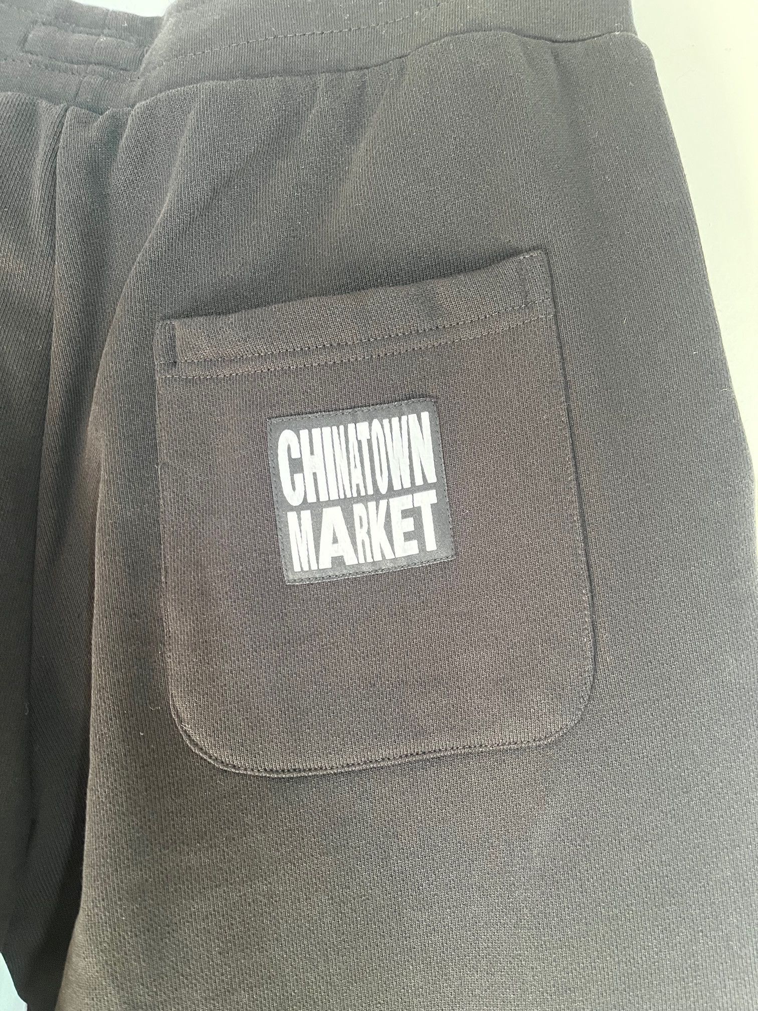 Market NWT Chinatown Market Black Arc Logo Sweatpants L Size US 36 / EU 52 - 3 Thumbnail