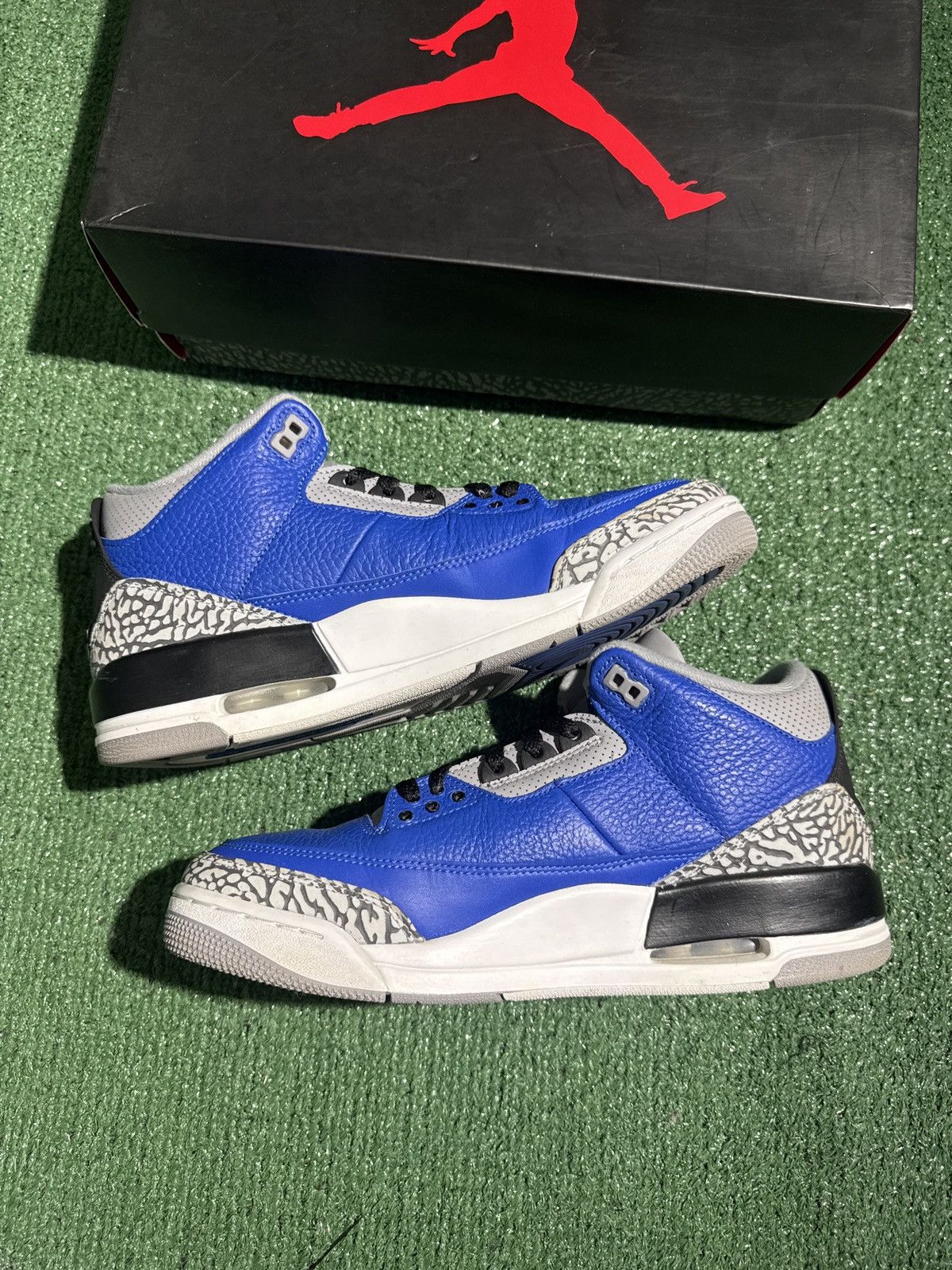 Jordan Brand Jordan 3 varsity royal cement Size US 10 / EU 43 - 3 Thumbnail
